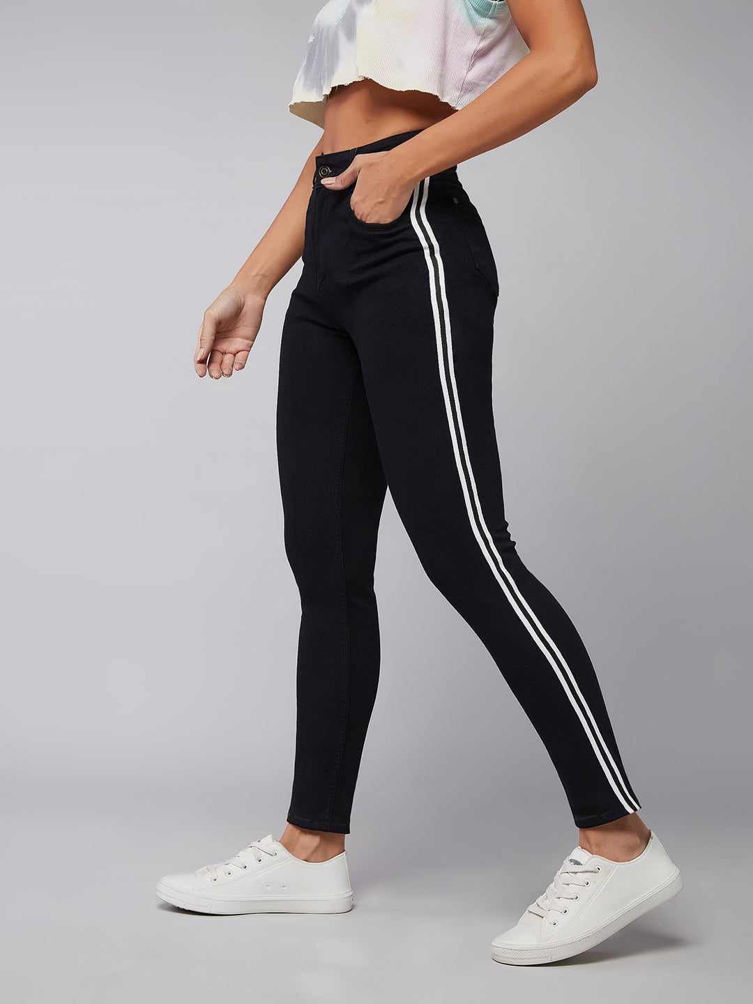 24/7 Comfort Black Slim-Fit Mid-Rise Twill Tape Detailing Crop Length Stretchable Denim Jeans