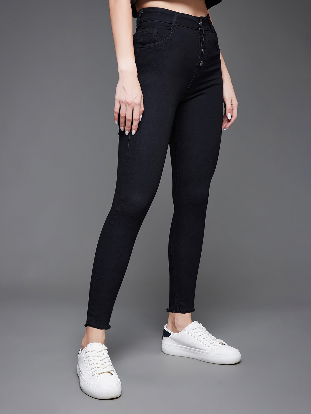 Women's Black Skinny High-Rise Cropped Fringed Hemline Stretchable Denim Jeans