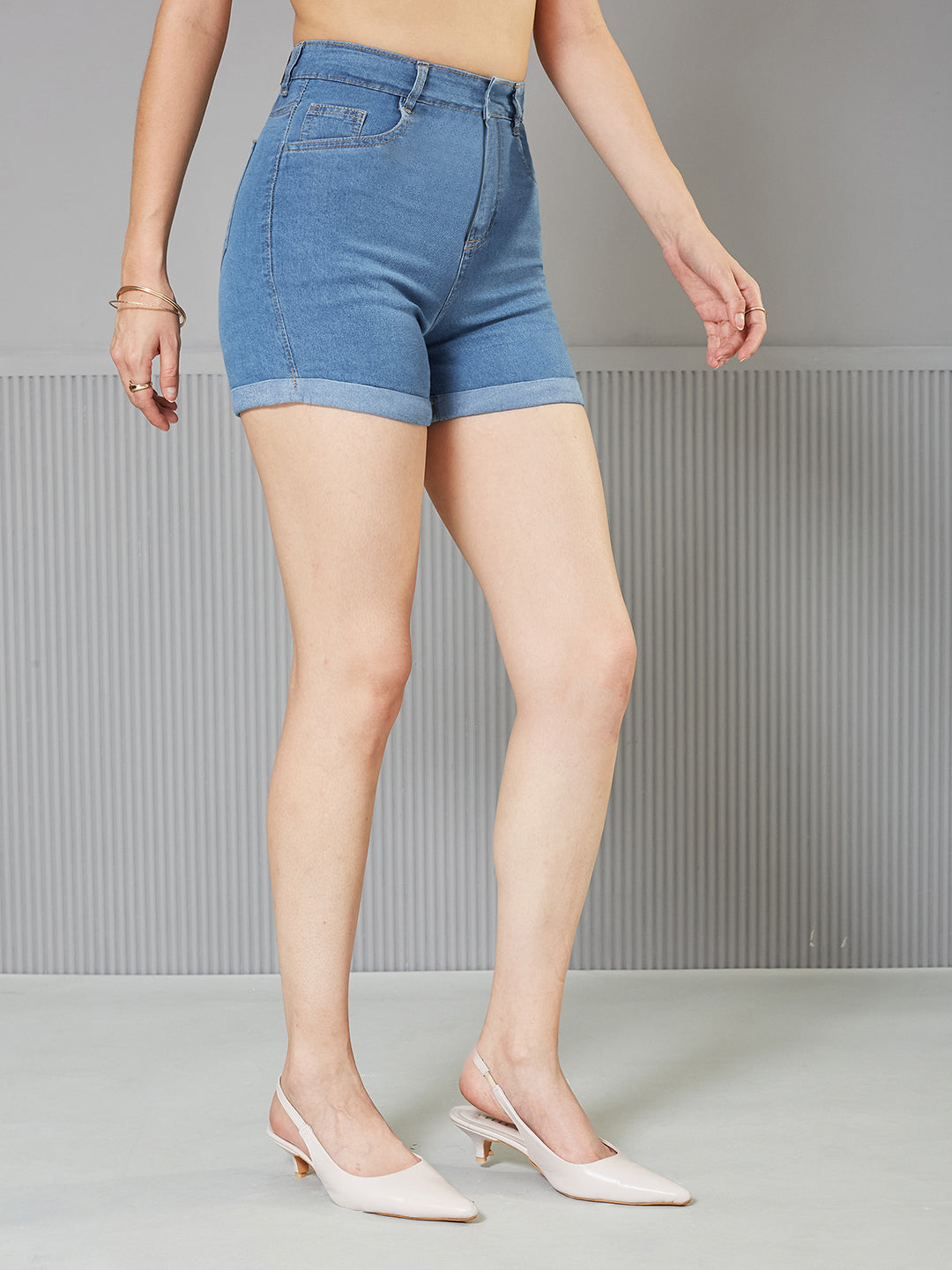 Women's Blue Relaxed Fit Mid-Rise Light Weight Denim Shorts