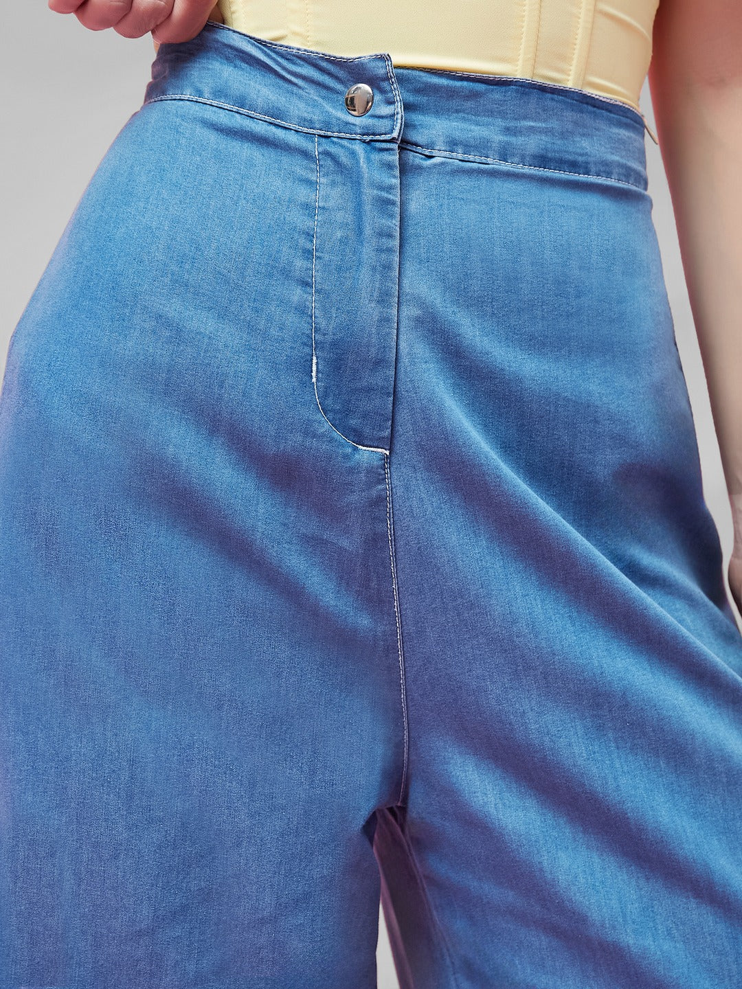 Blue Flared Wide-Leg high-rise Non Stretchable Light Weight Denim Pants for Women