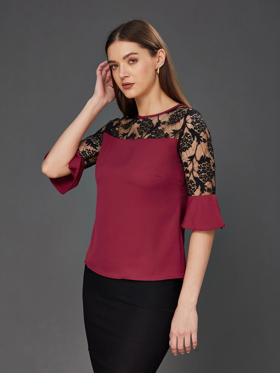 Women's Maroon & Black Solid Round Neck 3/4 Sleeve Relaxed Fit Regular Top