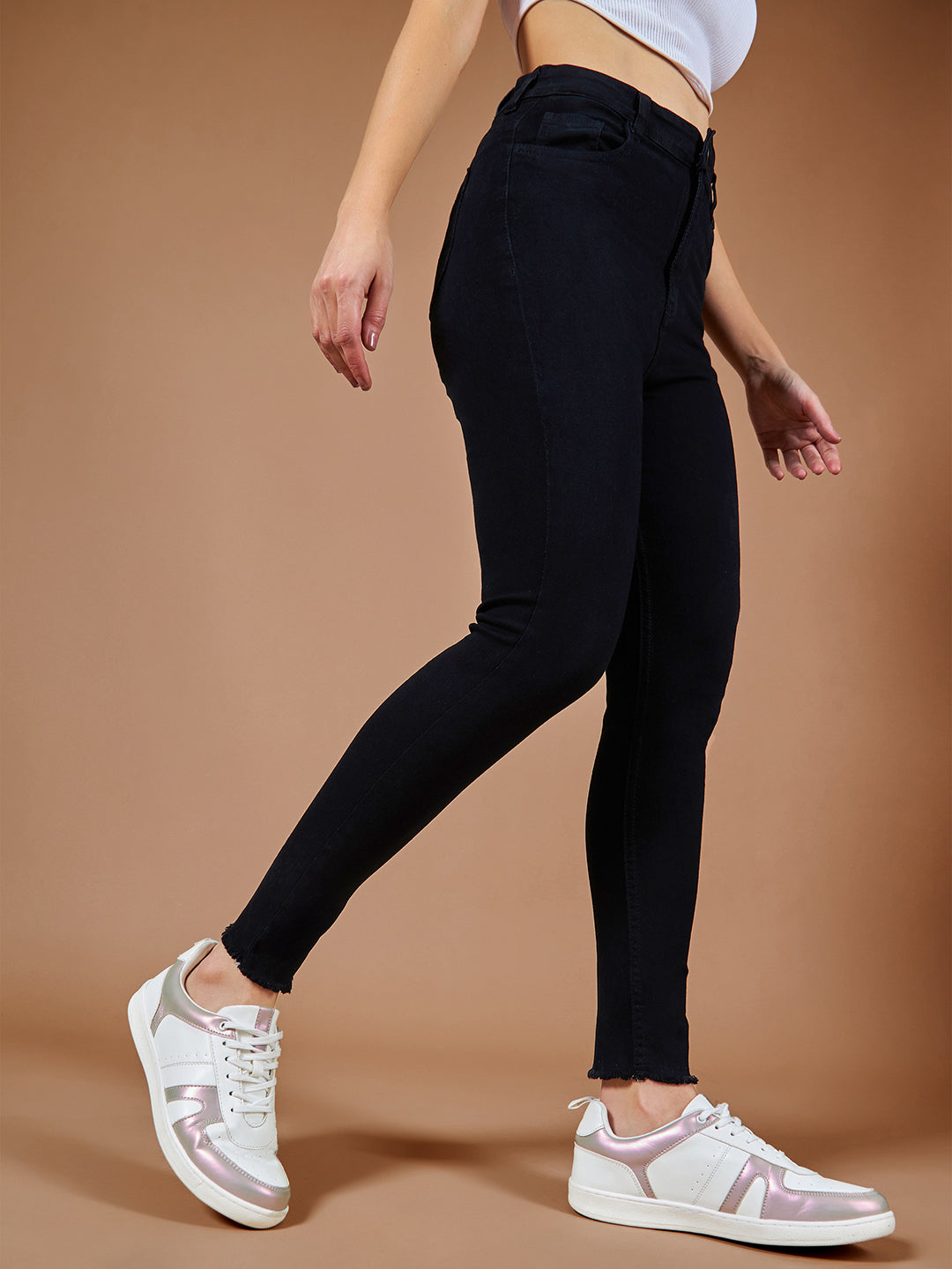 24/7 Comfort Black Skinny Fringed Detailing High-Rise Clean-Look Solid Cropped Stretchable Denim Jeans