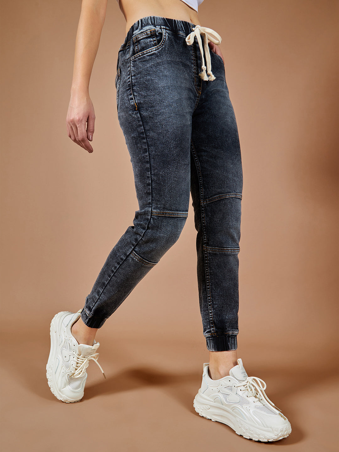 Women's Black Relaxed Fit Mid Rise Regular Length Stretchable Denim Joggers