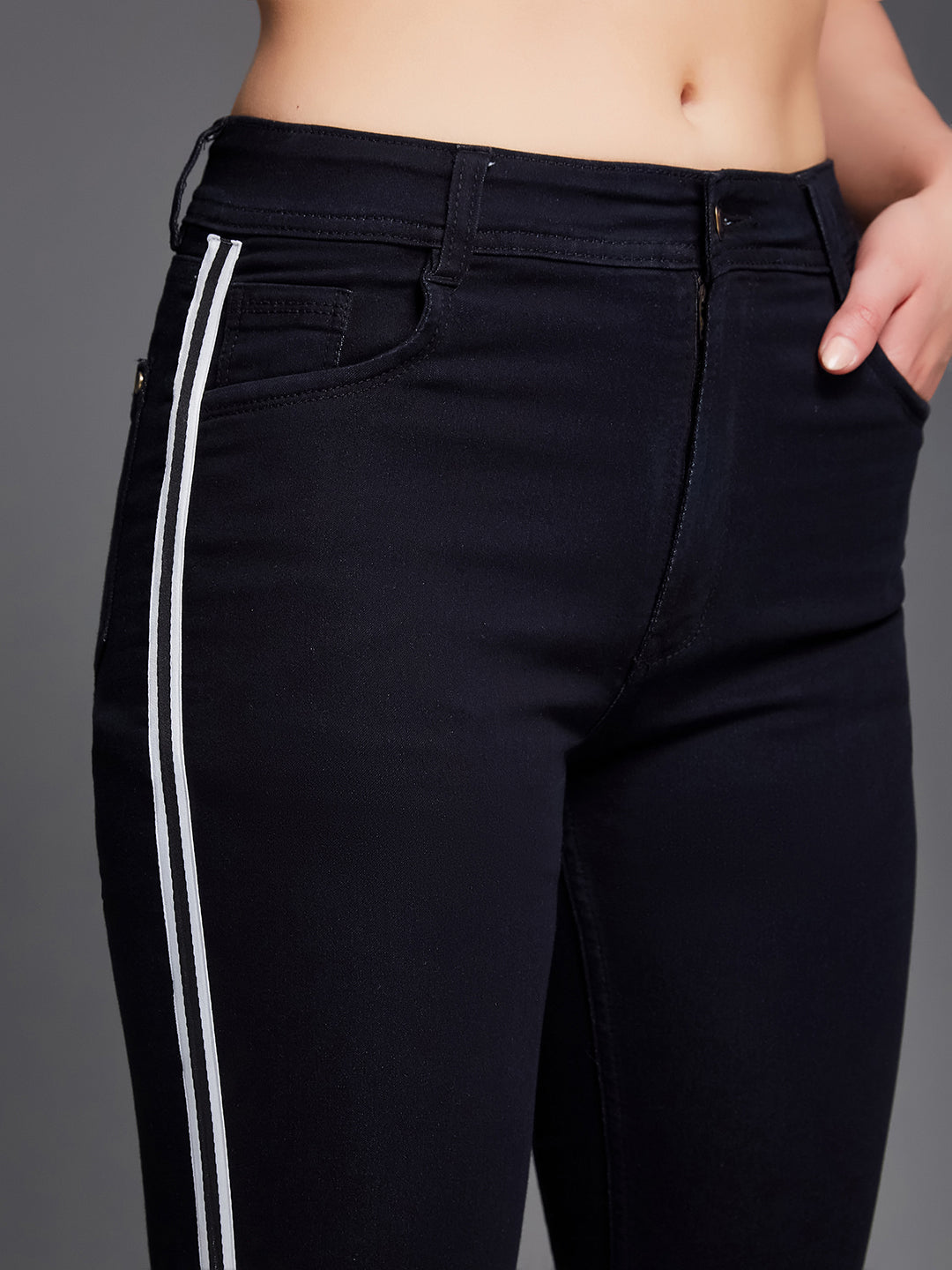 Women's Black Slim-Fit Mid-Rise Stretchable Denim Jeans