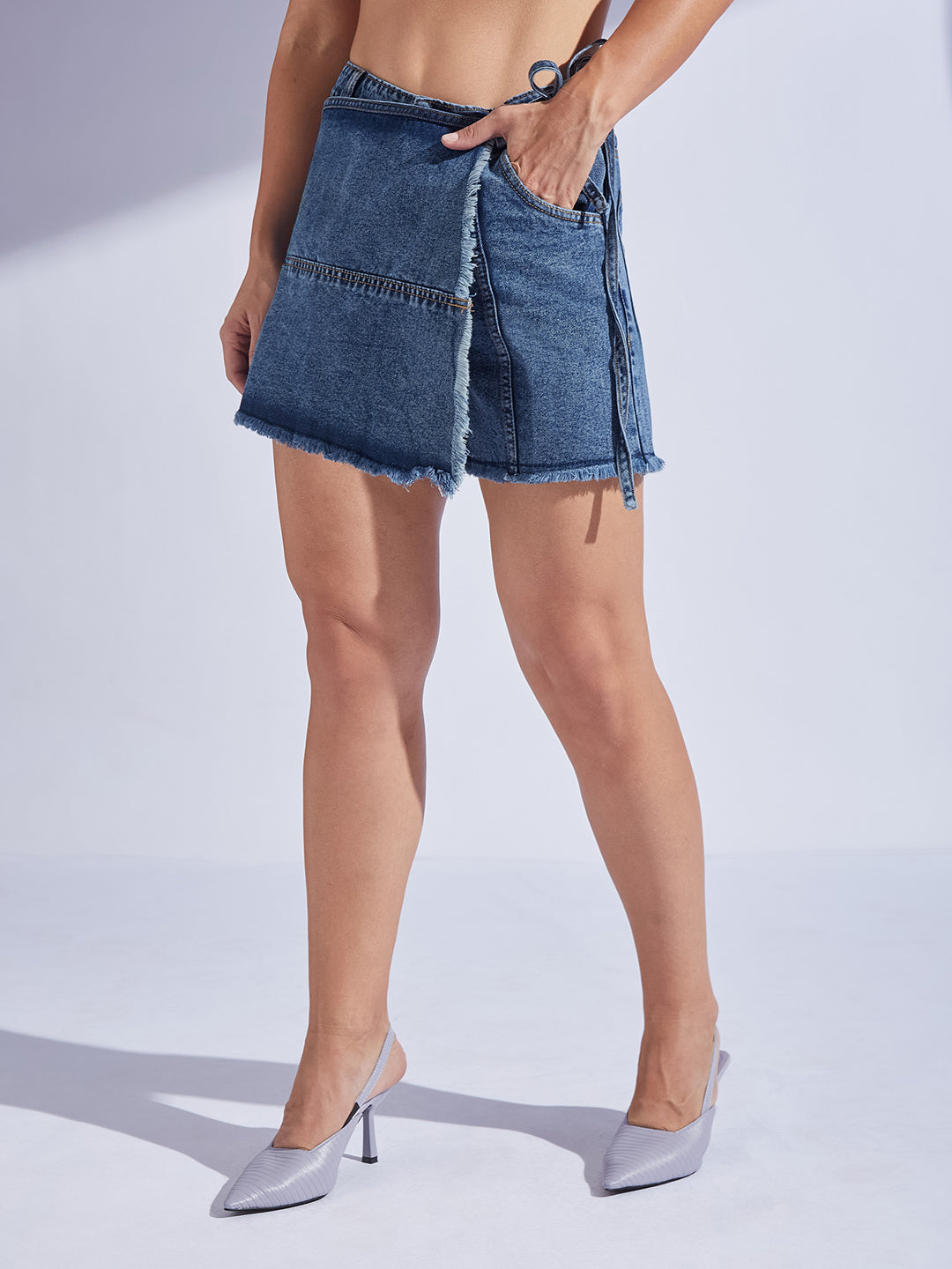 Women's Navy Blue Regular High-Rise Mild-Distress Regular Denim Skorts