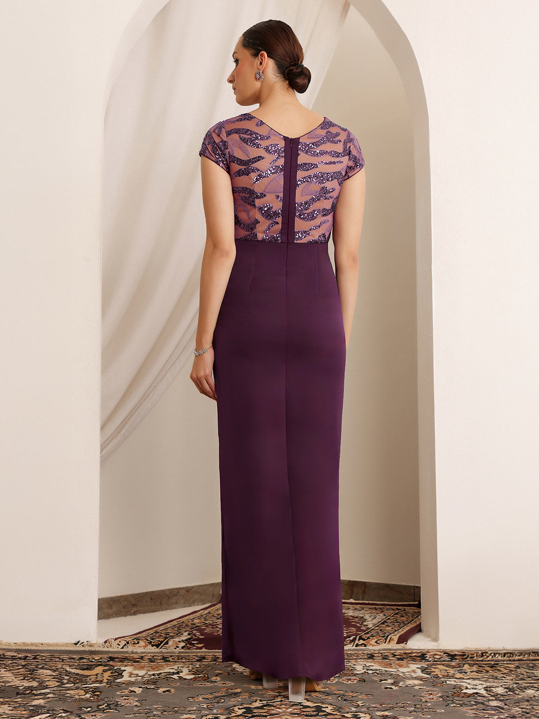 Women's Purple Round Neck Short Sleeve Embellished Pleated Satin Maxi Dress