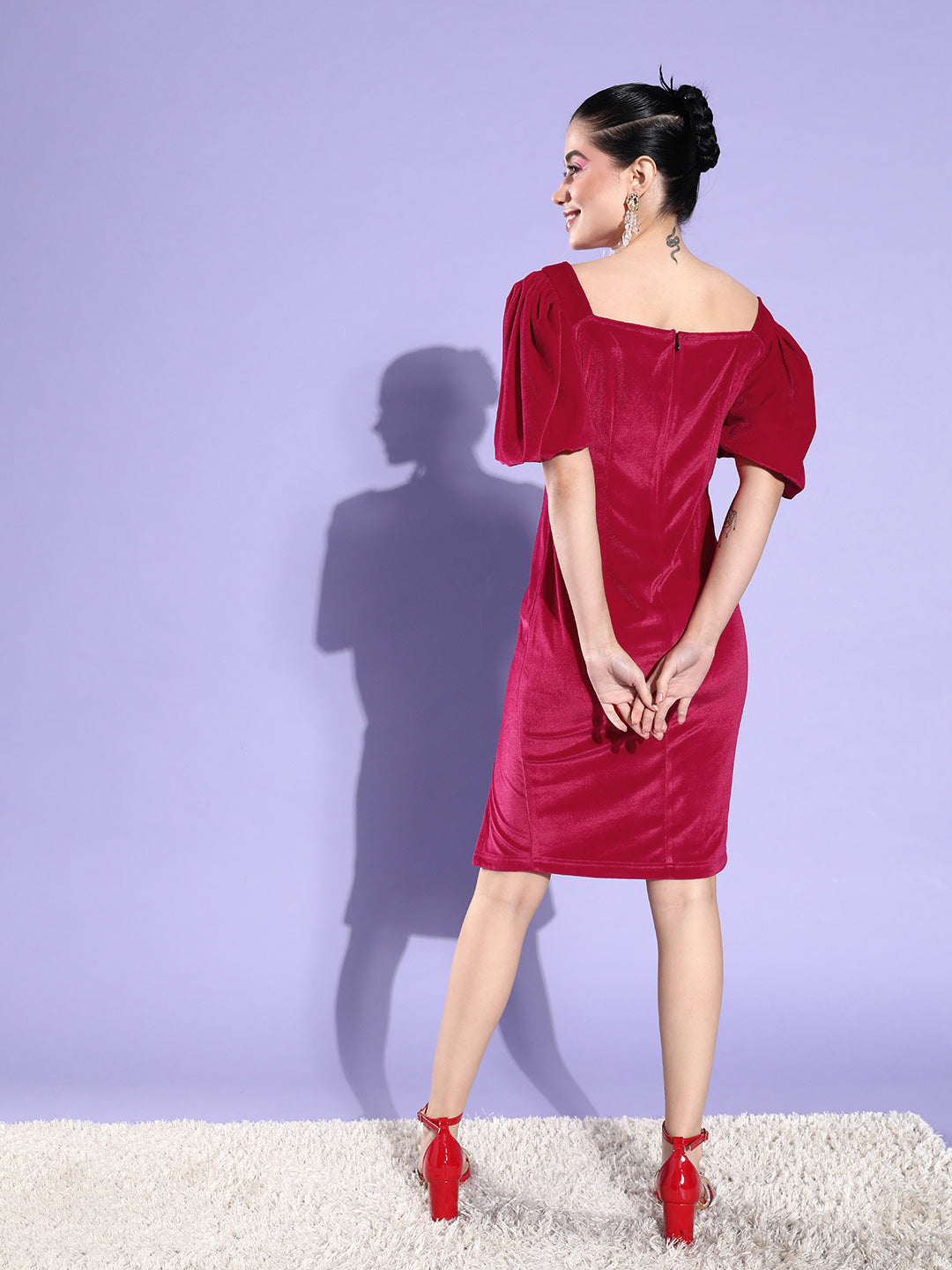 Fuchsia Pink Sweetheart Neck Half Sleeve Solid Bodycon Knee-Long Velvet Dress for Women — Miss Chase
