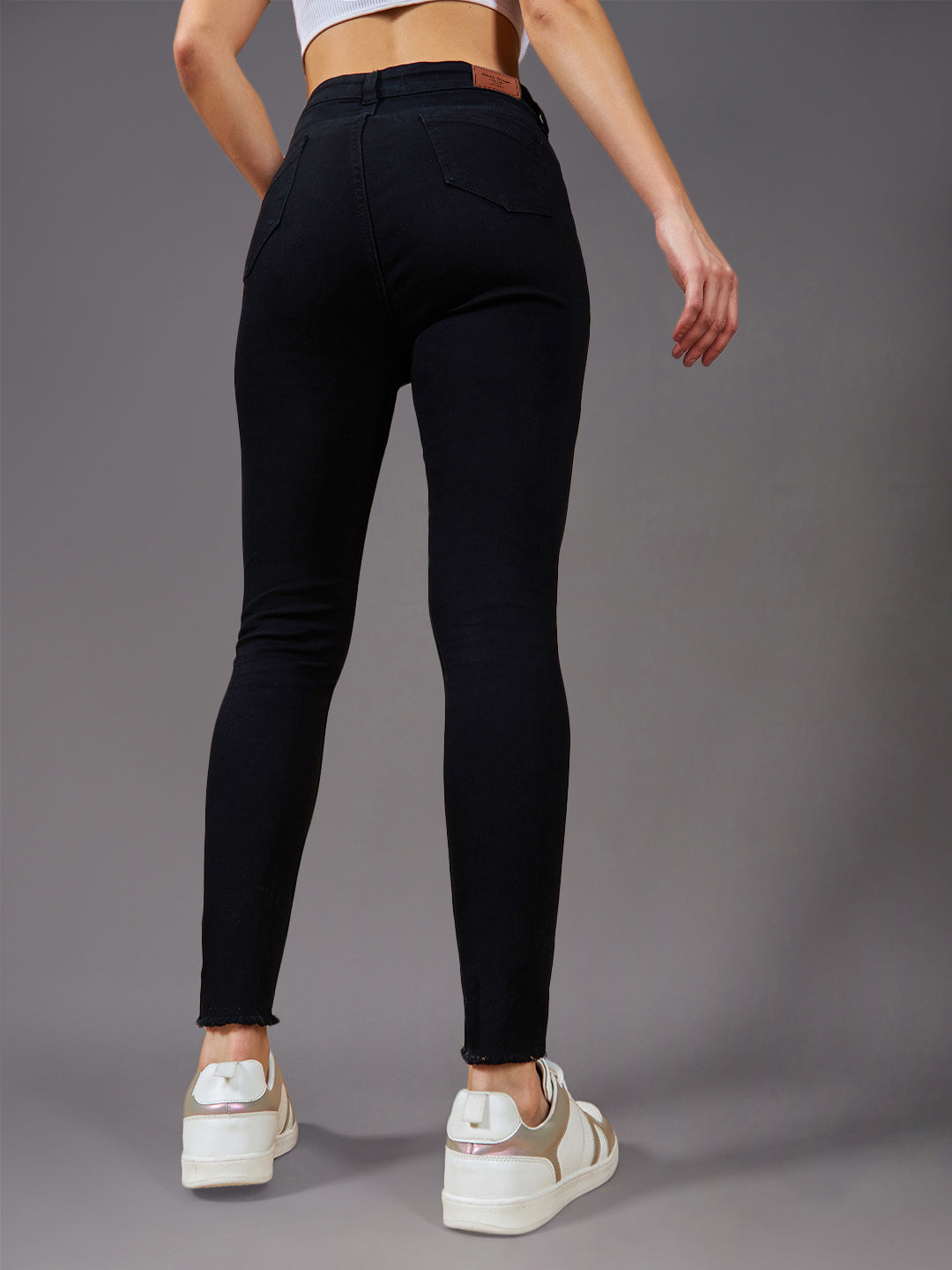 24/7 Comfort Black Skinny Fringed Detail High-Rise Cropped Stretchable Denim Jeans