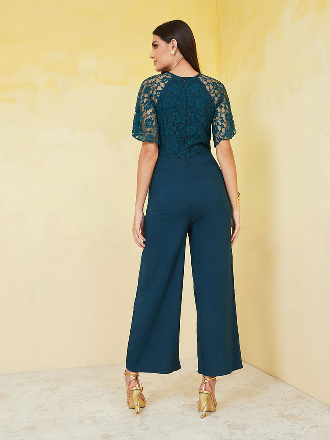 Women's Teal Round-Neck Flared Sleeve Floral Raglan Regular Jumpsuit