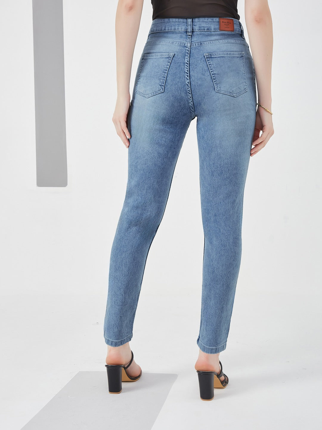 Light Blue Slim Fit high-rise Light Wash Denim Stretchable Jeans for Women