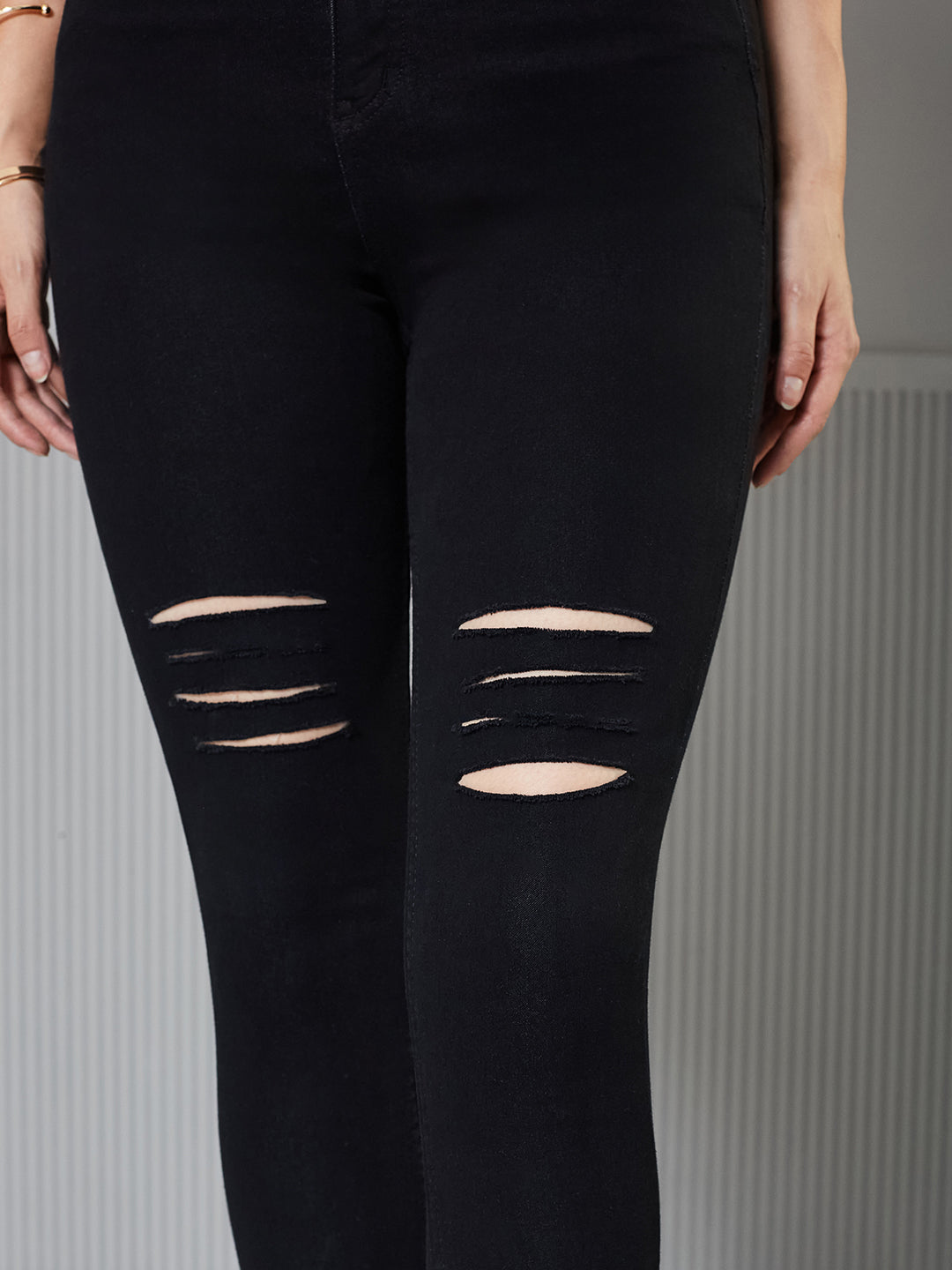 CHASEstretch™ Black Slim Fit High-Rise Mild Distressed Ripped Denim Stretchable Jeans for Women
