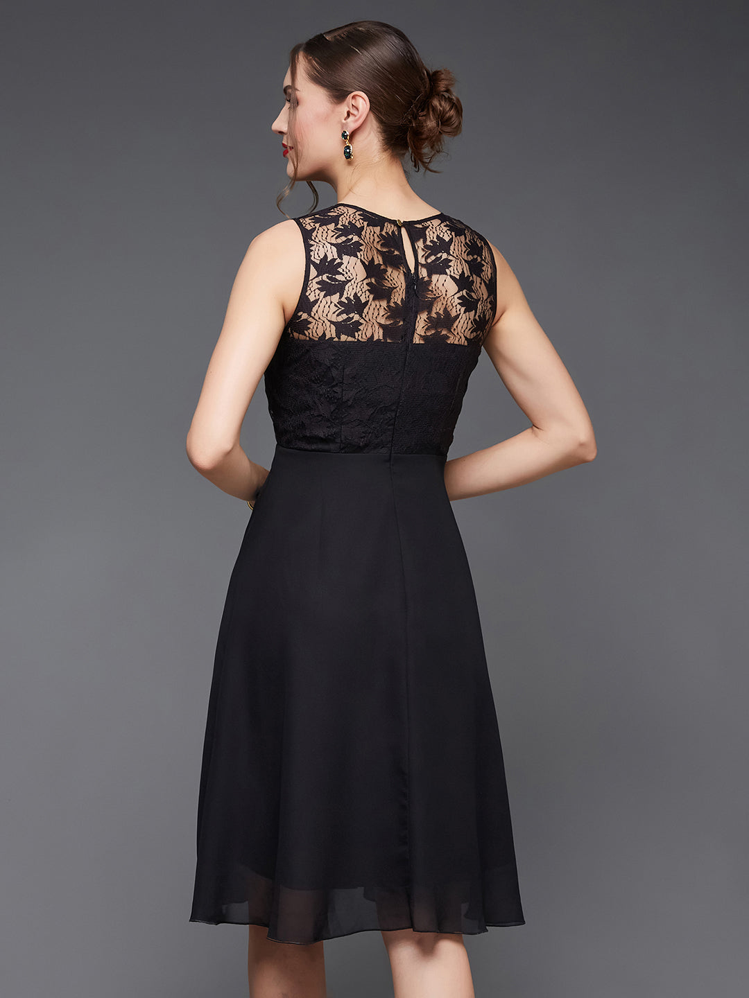 Women's Black Round Neck Sleeveless Solid Mini Lace Skater Dress