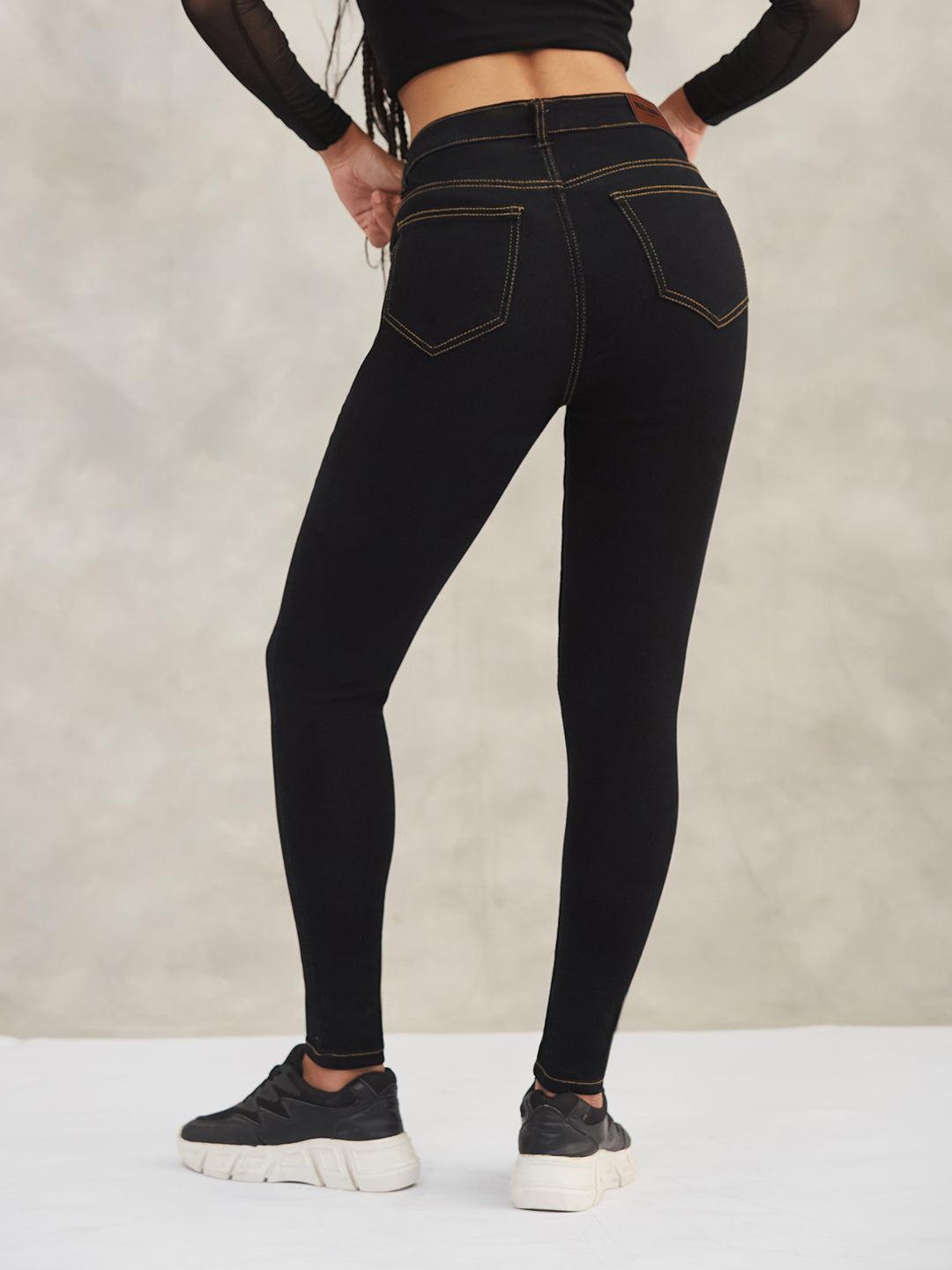 Women's Black Skinny High-Rise Stretchable Denim Jeans