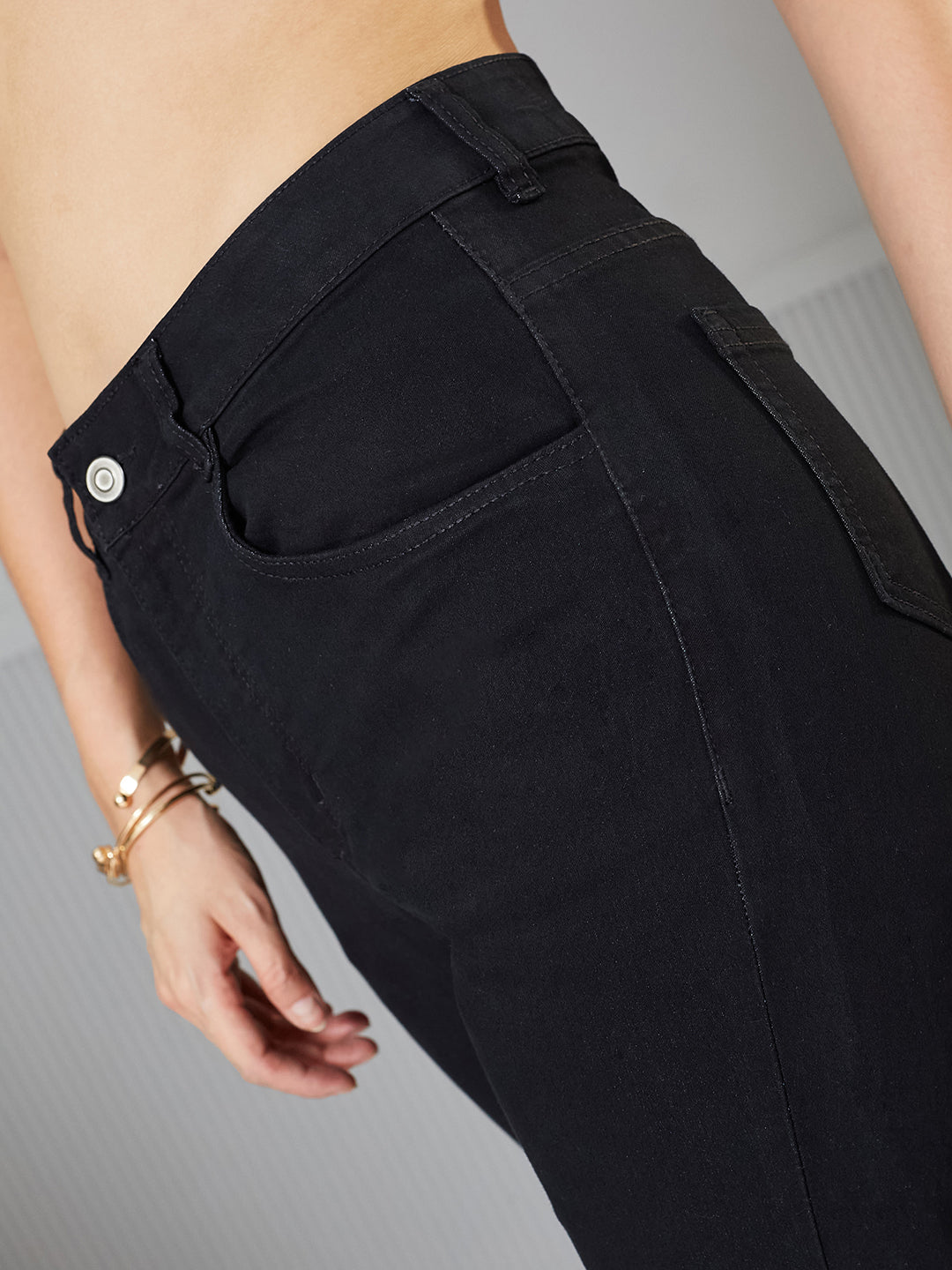 Women's Black Bootcut High-Rise clean-look Regular Stretchable Denim Jeans