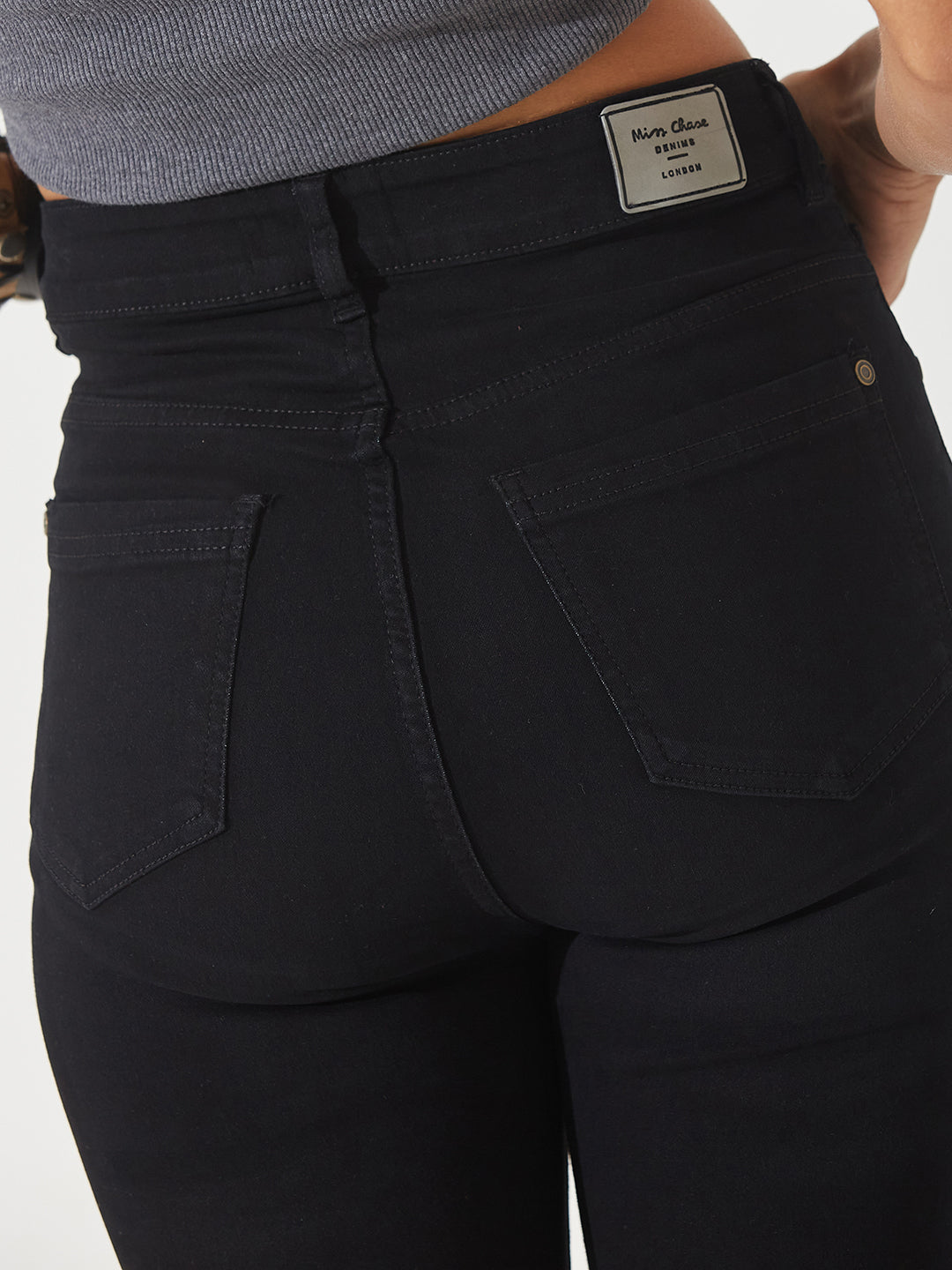 Women's Black Skinny High-Rise Stretchable Denim Jeans