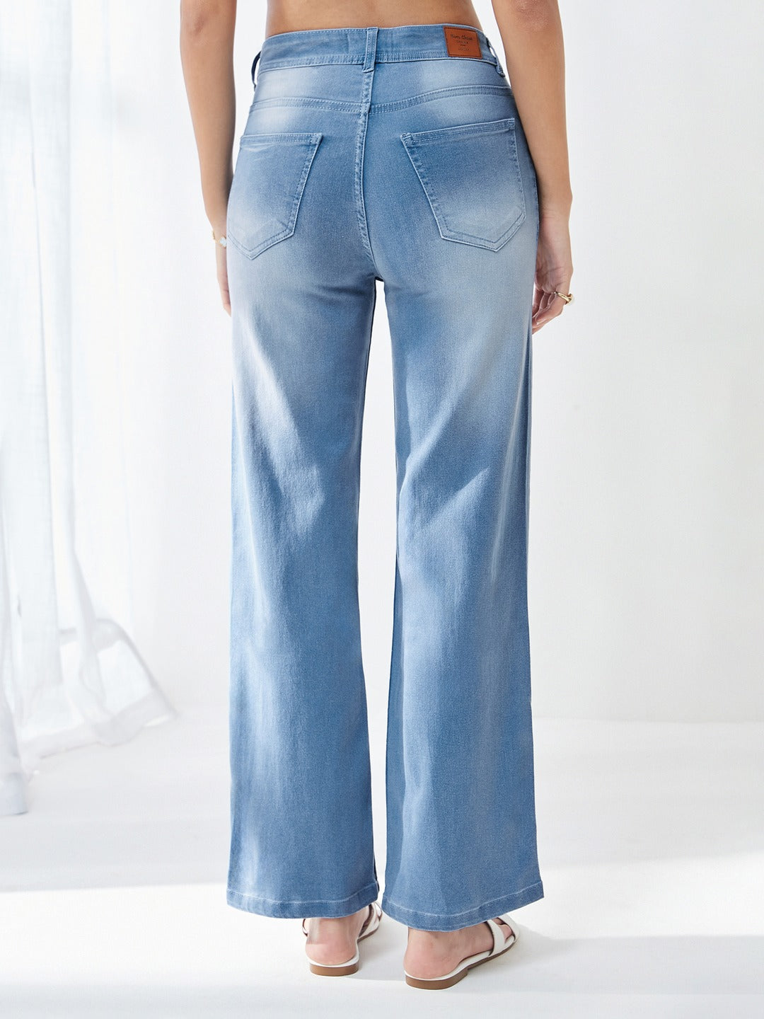 Light Blue Wide-Leg Mid Rise Clean Look Regular Length Blast Effect Light Weight Denim Jeans for Women