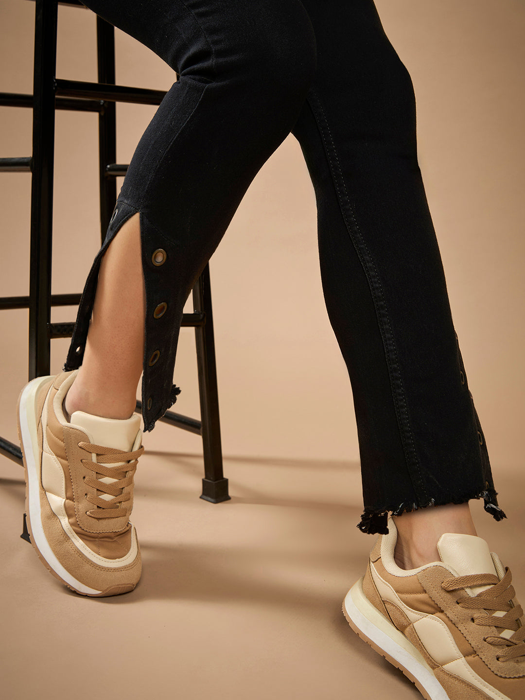 Women's Black Skinny-Fit Relaxed High-Rise Regular-Length Denim Stretchable Jeans
