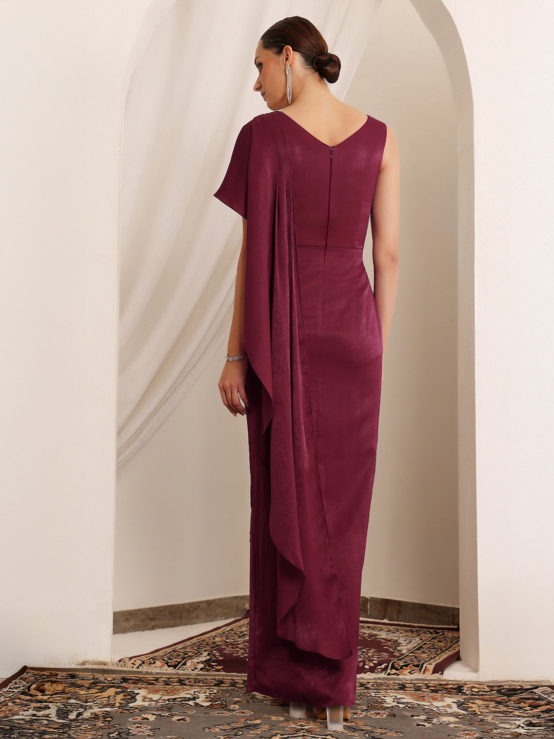Women's Wine Sweetheart Sleeveless Embellished Pleated Satin Maxi Dress