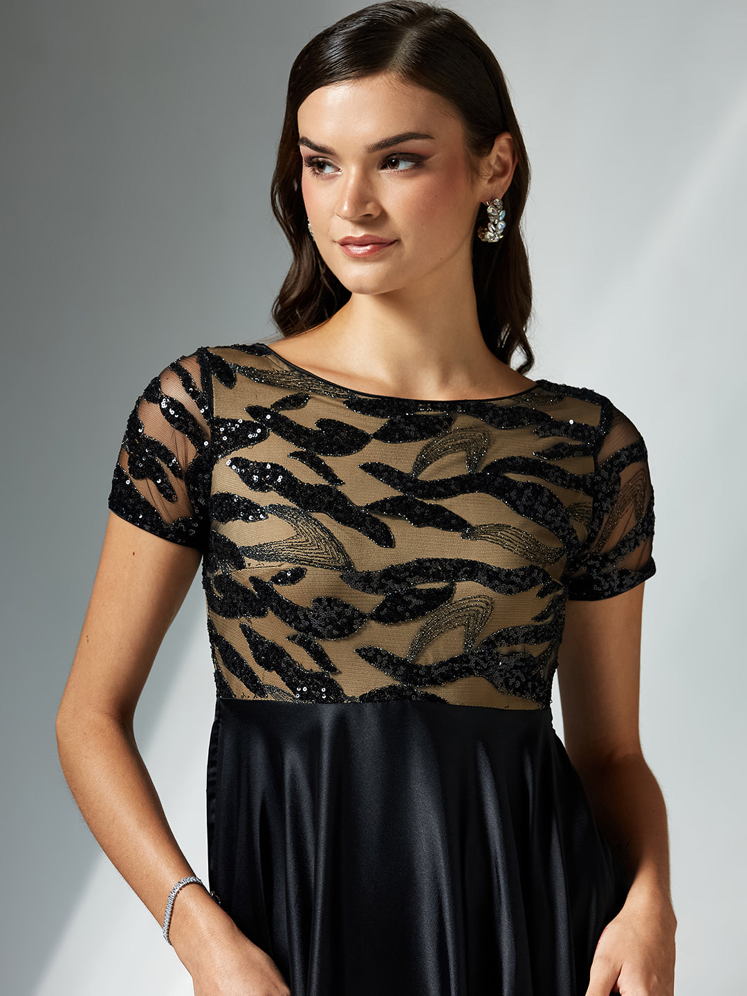 Women's Black Boat-Neck Short-Sleeve Abstract Fit & Flare Satin Maxi Dress