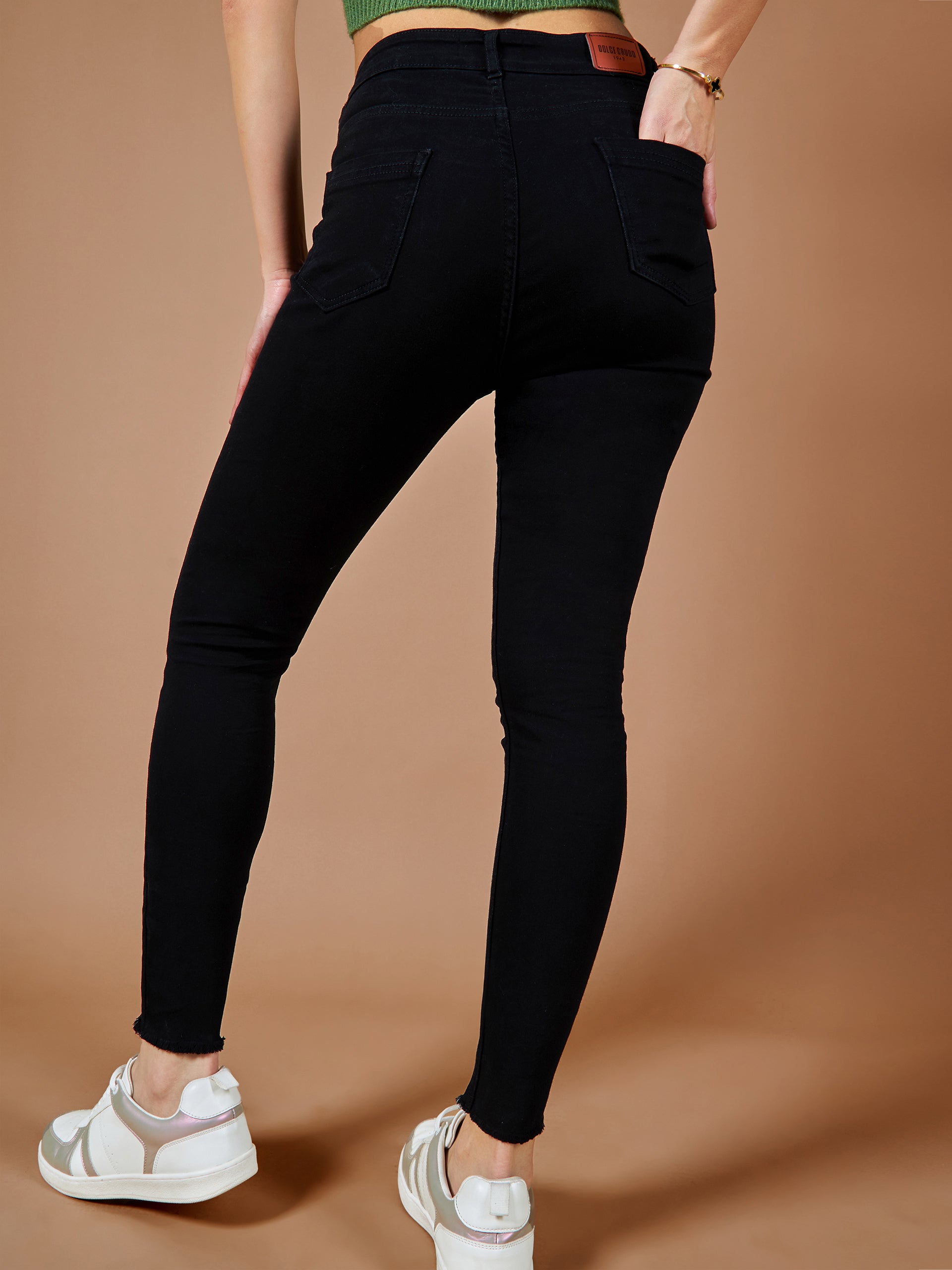 24/7 Comfort Black Skinny High-Rise Cropped Fringed Hemline Solid Stretchable Denim Jeans