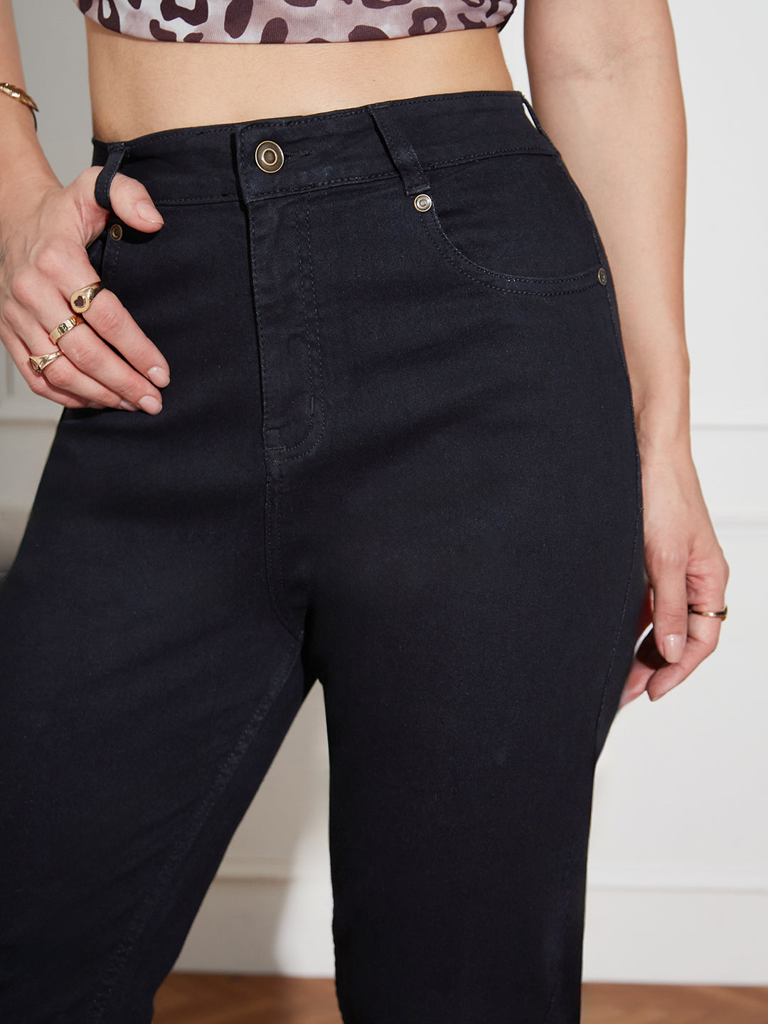 Black High Rise Clean Look Regular-Length Stretchable Denim Mom Jeans for Women