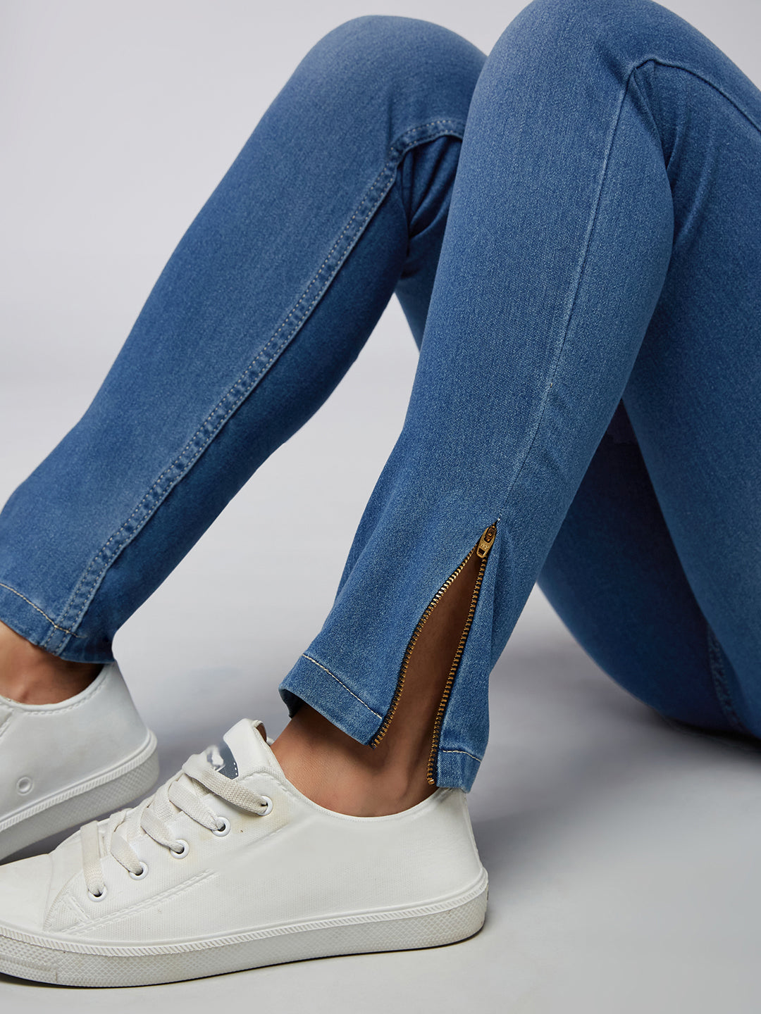 Women's Blue Skinny-Fit High-Rise Zipper Detailing Stretchable Denim Jeans