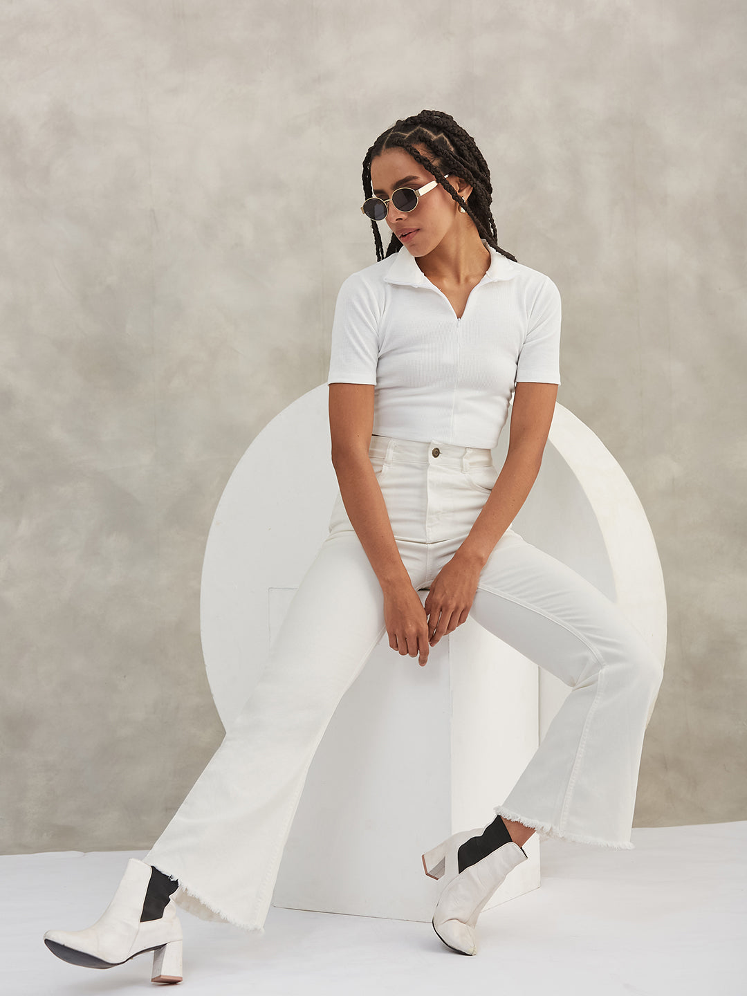 Women's White Bootcut High-Rise Stretchable Denim Jeans