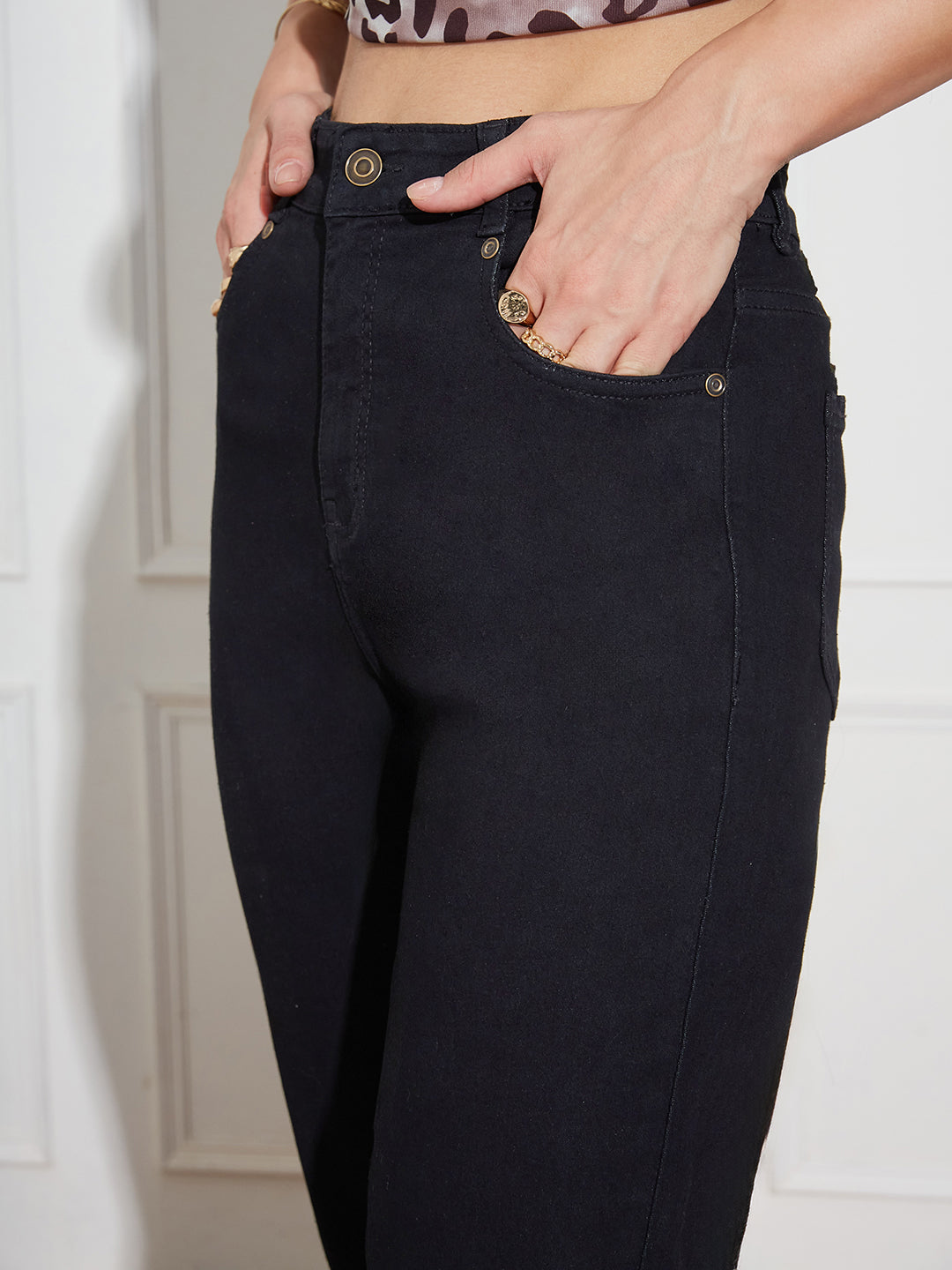 Women's Black High Rise Clean Look Regular-Length Stretchable Denim Mom Jeans
