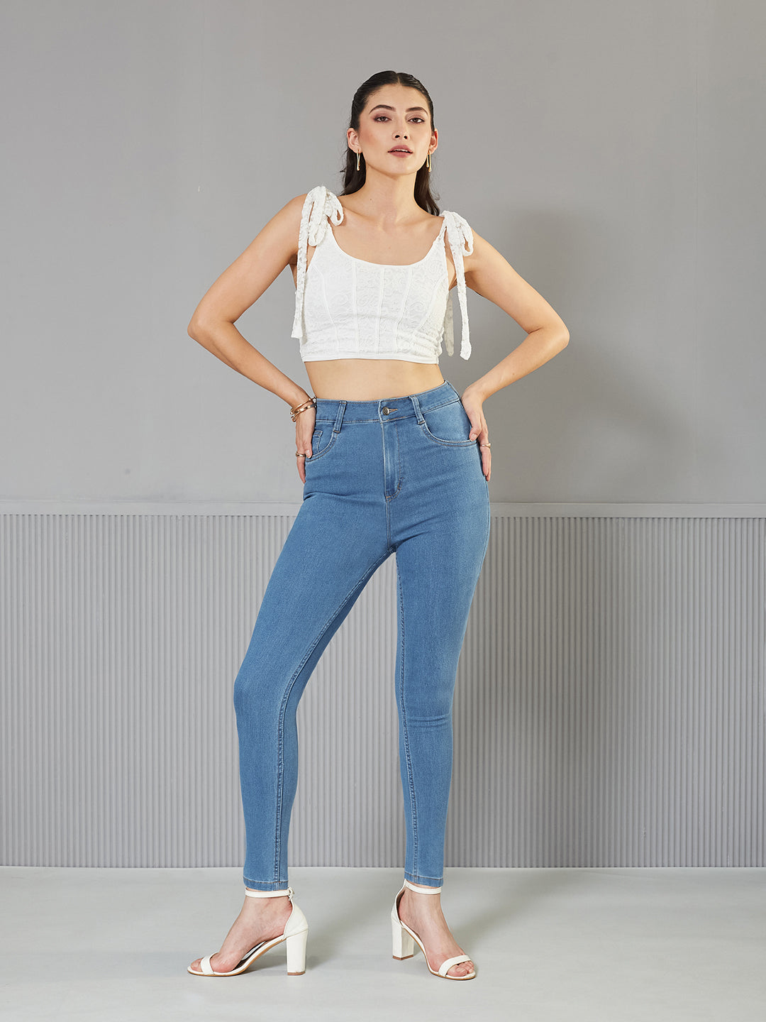 Women's Blue Solid Skinny High-Rise Cropped Fringe Detailing Solid Stretchable Denim Jeans