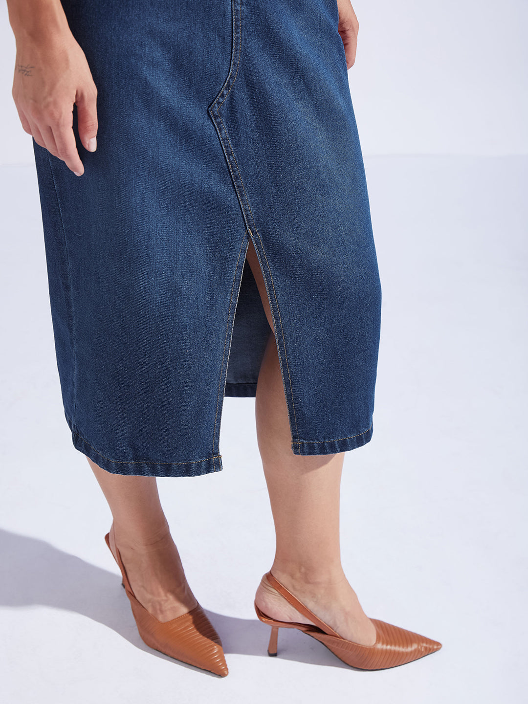 Women's Dark Blue A-Line High-Rise Clean-Look Non-stretchable Denim Midi Skirt