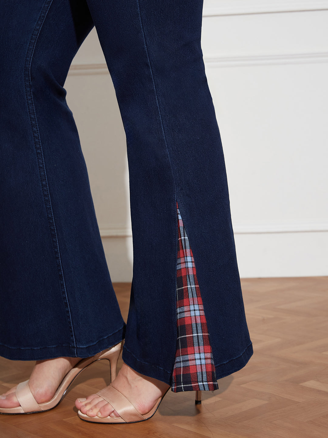 Women's Navy Blue High Rise Clean Look Stretchable Denim Bootcut Jeans