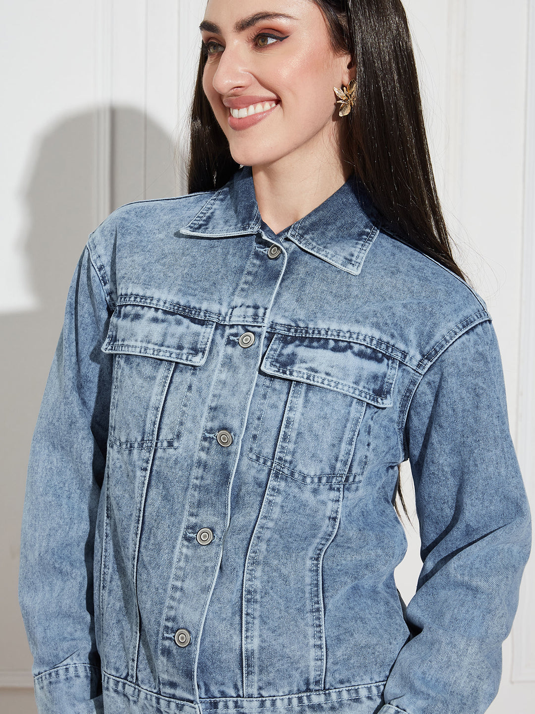 Women's Light Blue Collared Full Sleeve Solid Classic Regular Length Denim Jacket