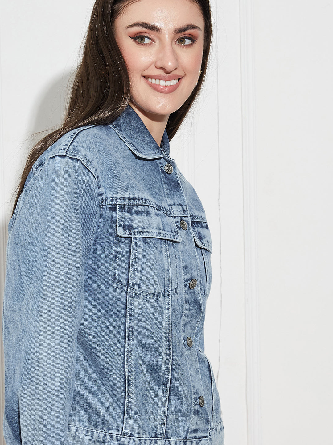 Women's Light Blue Collared Full Sleeve Solid Classic Regular Length Denim Jacket