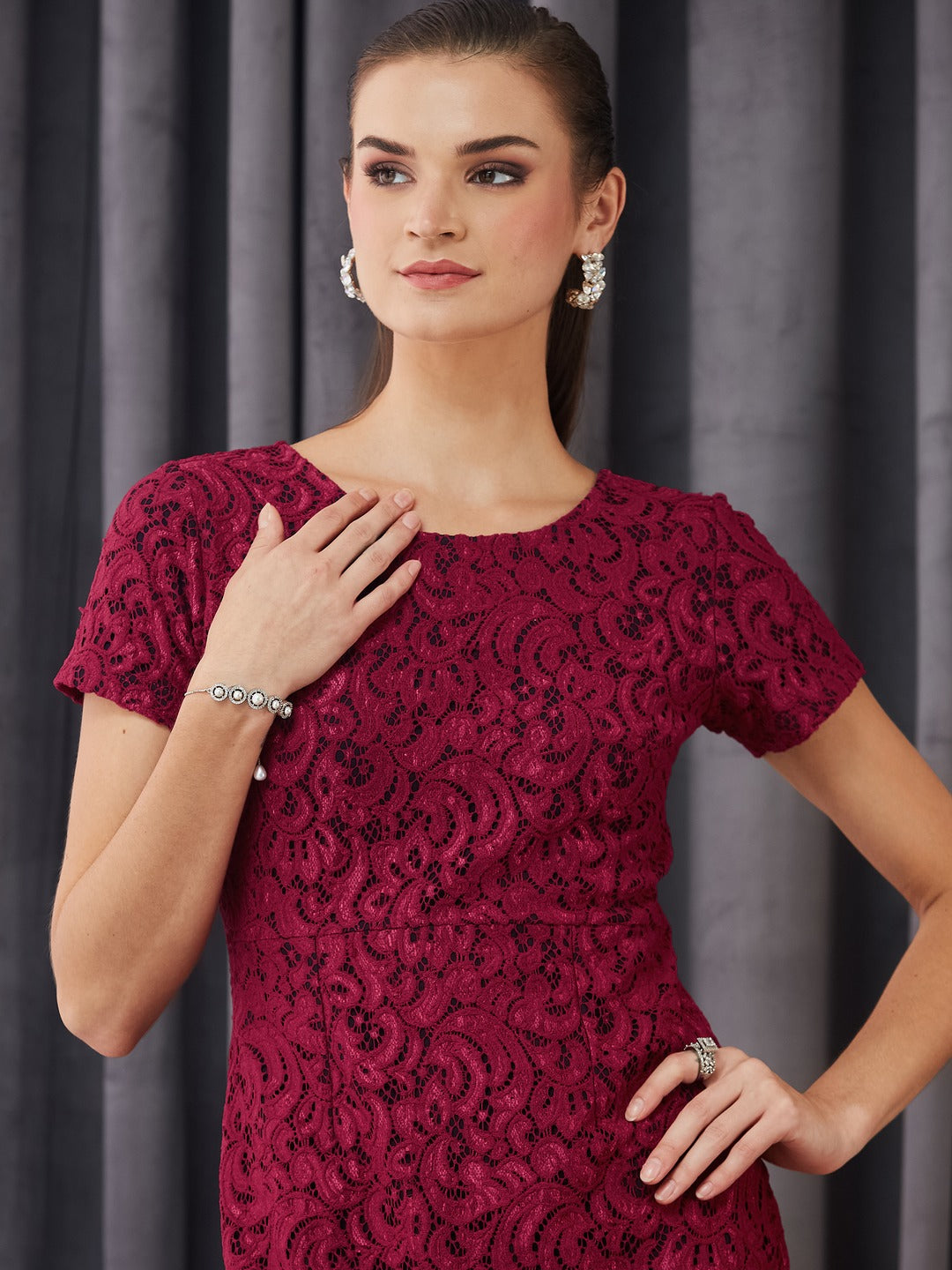 Women’s Dark Pink Round Neck Half Sleeve Self Design Bodycon Knee-Length Lace Dress for Women