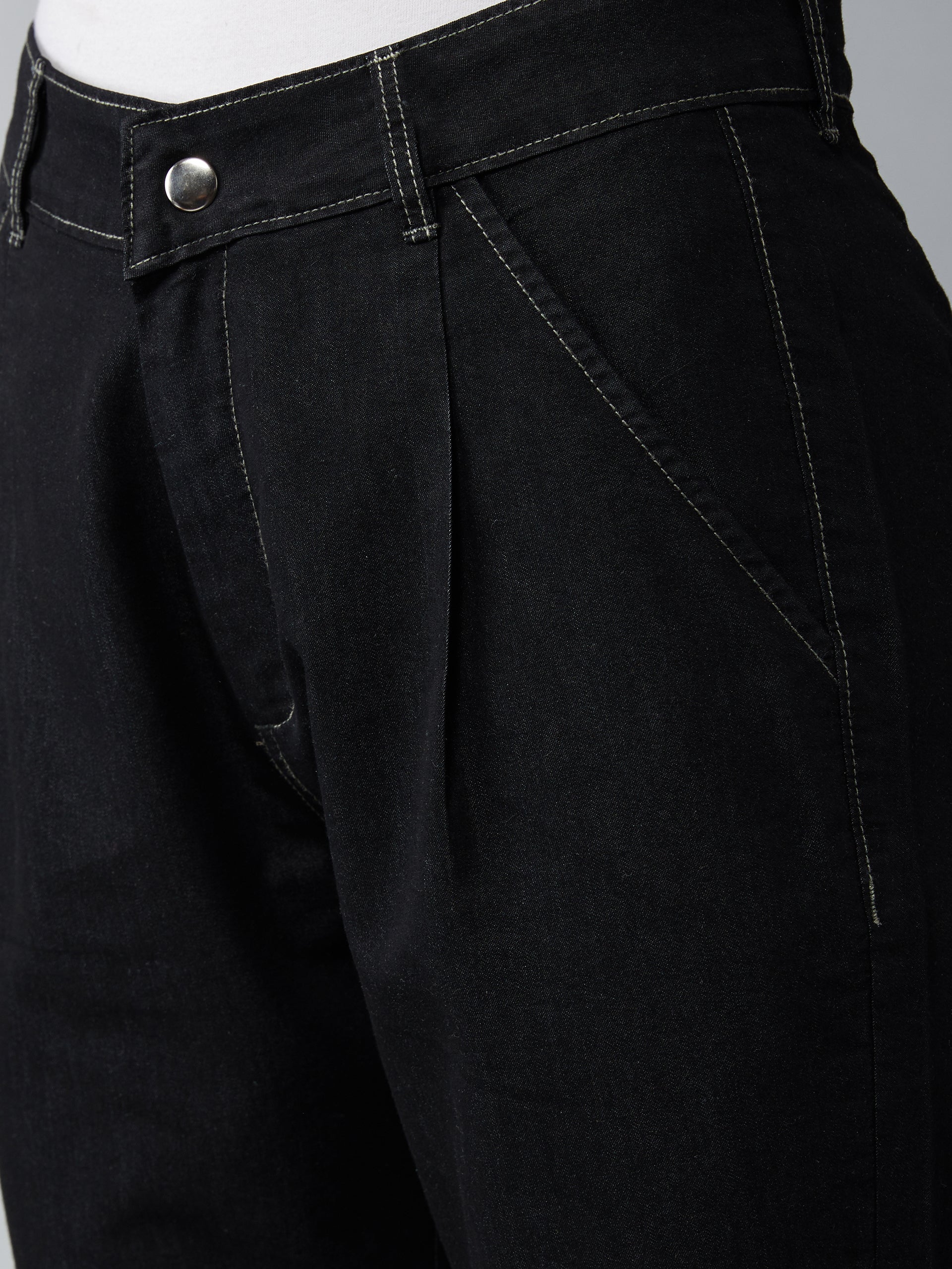 Women's Black Regular High-Rise Clean-Look Cropped Denim Pant