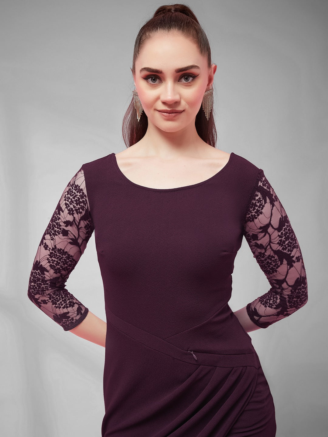 Dark Purple Self Design Round Neck 3/4th Sleeves Front Pocketed Polyester Bodycon Knee-Length Dress for Women