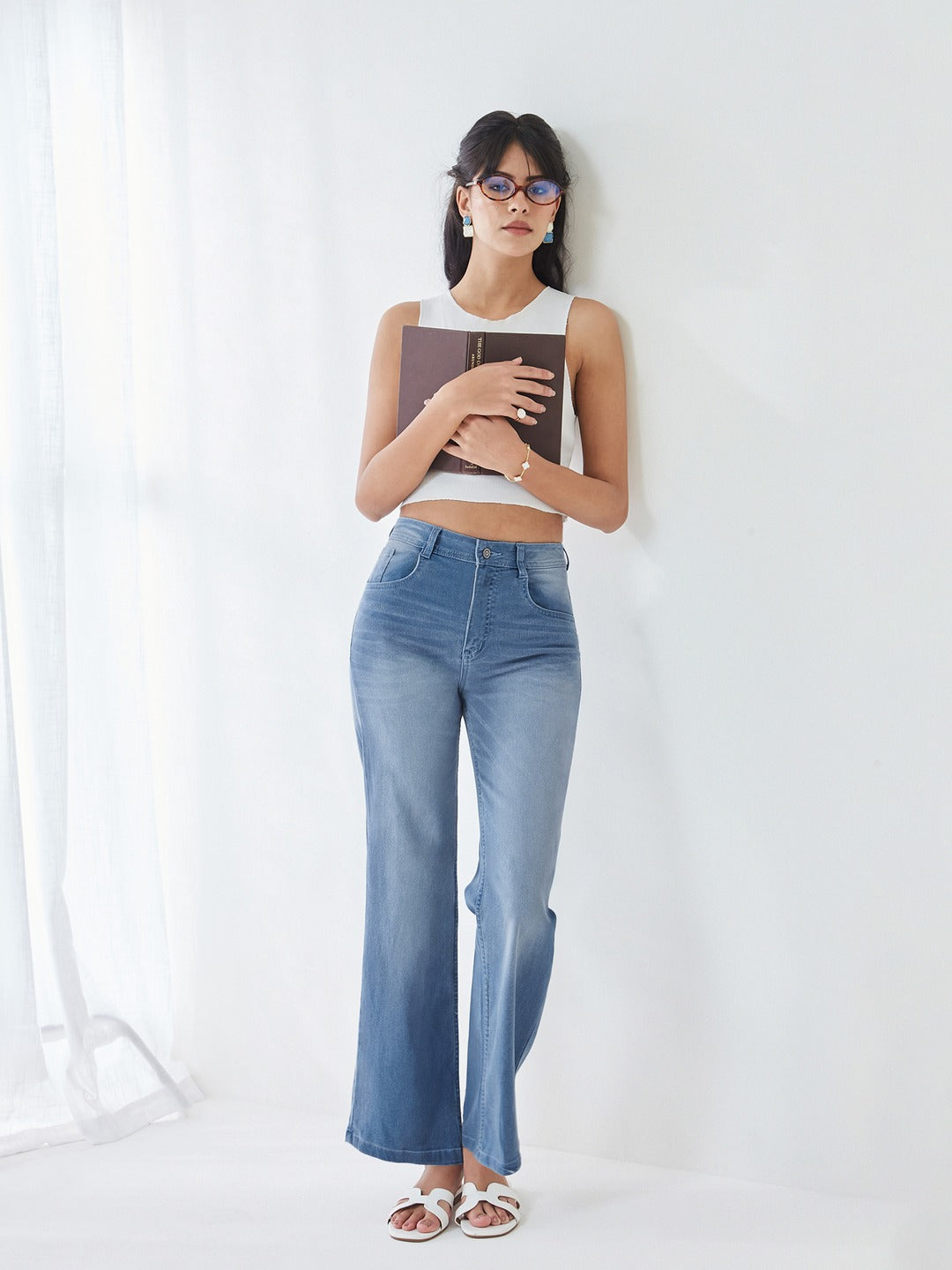 Light Blue Wide-Leg Mid Rise Clean Look Regular Length Blast Effect Light Weight Denim Jeans for Women