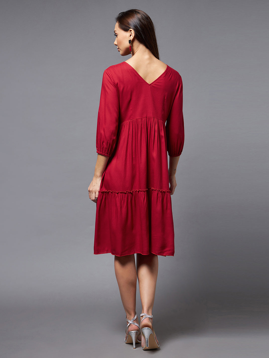 Women's Maroon Round 3/4 Sleeve Viscose Rayon Self Design Gathered Midi Dress