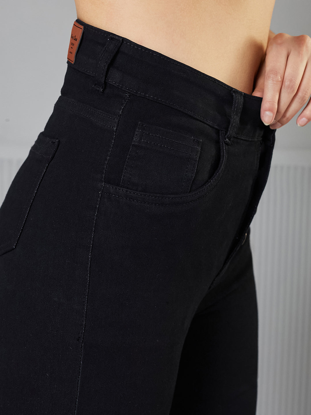 Women's Black Skinny Fit High-Rise Stretchable Denim Jeans