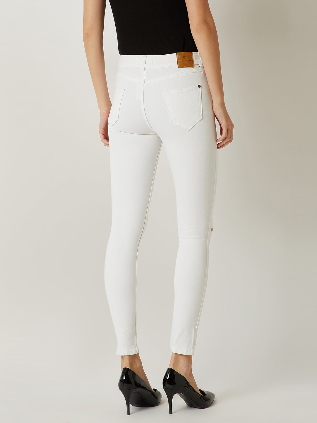 Women's White Skinny Mid-Rise Knee-Slit Stretchable Denim Jeans