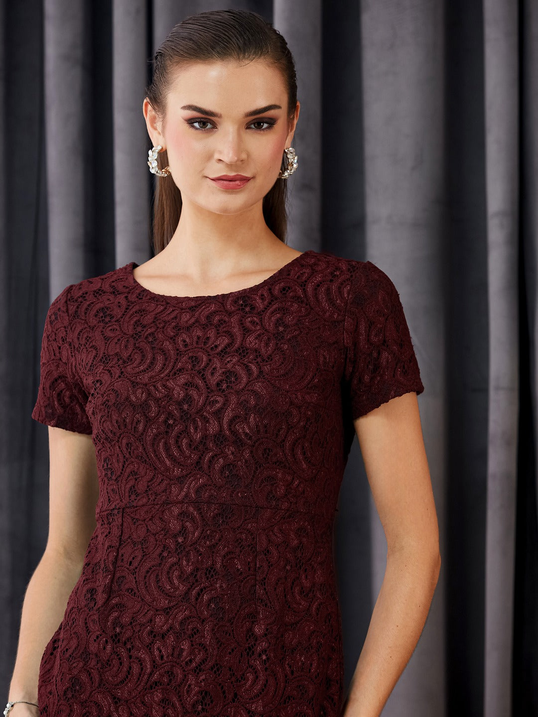 Wine Round Neck Half Sleeve Self Design Bodycon Knee-Long Lace Dress for Women