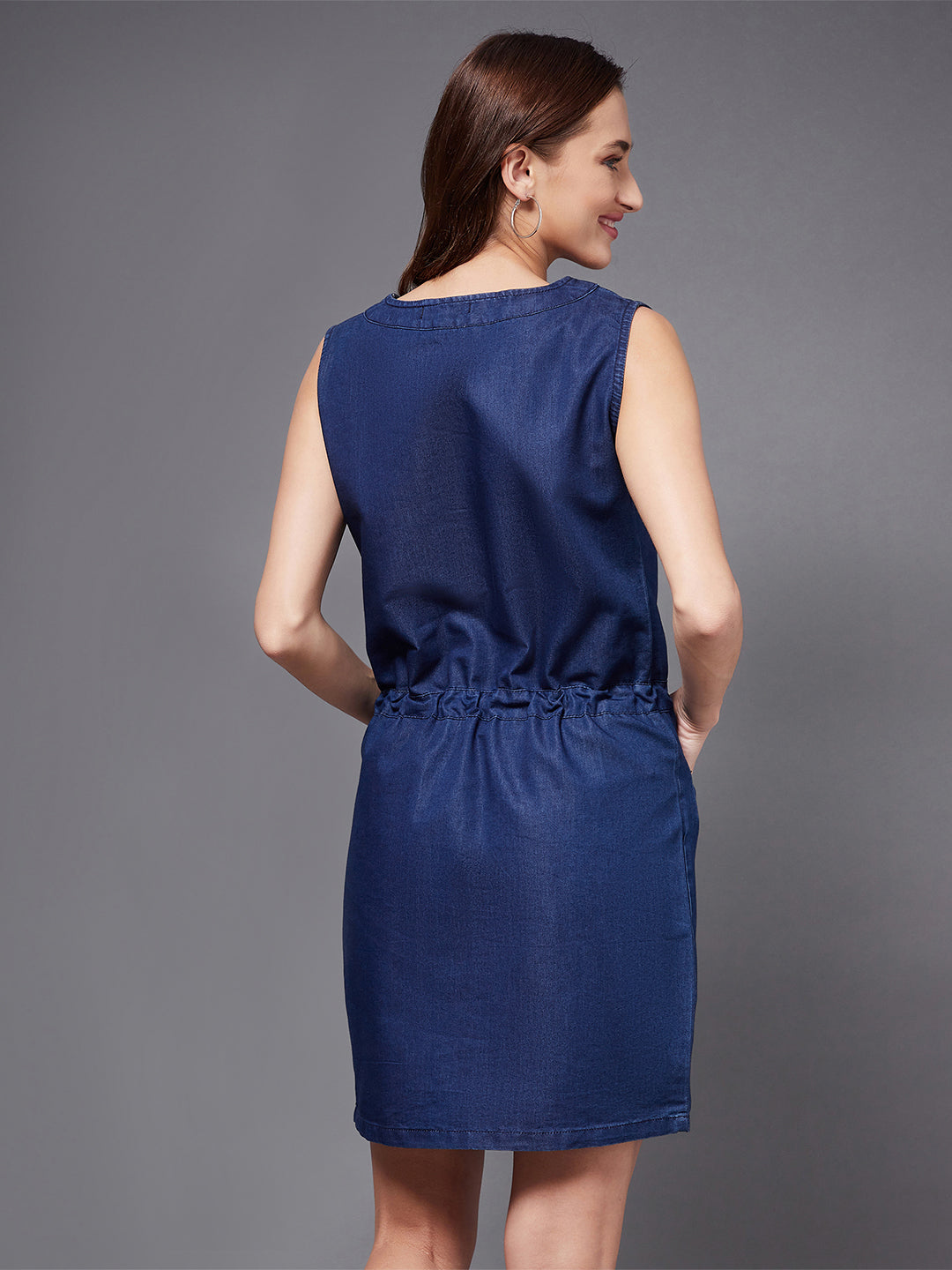 Women's Navy Blue Round neckline Sleeveless Solid Shift Above-Knee Dress