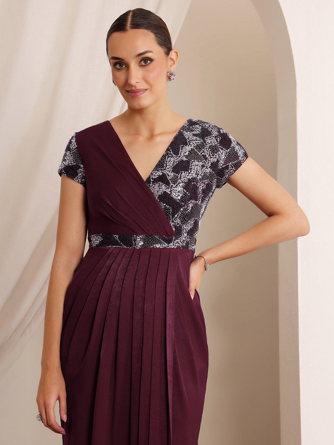 Women's Wine V-Neck Short Sleeve Embellished Pleated Satin Maxi Dress