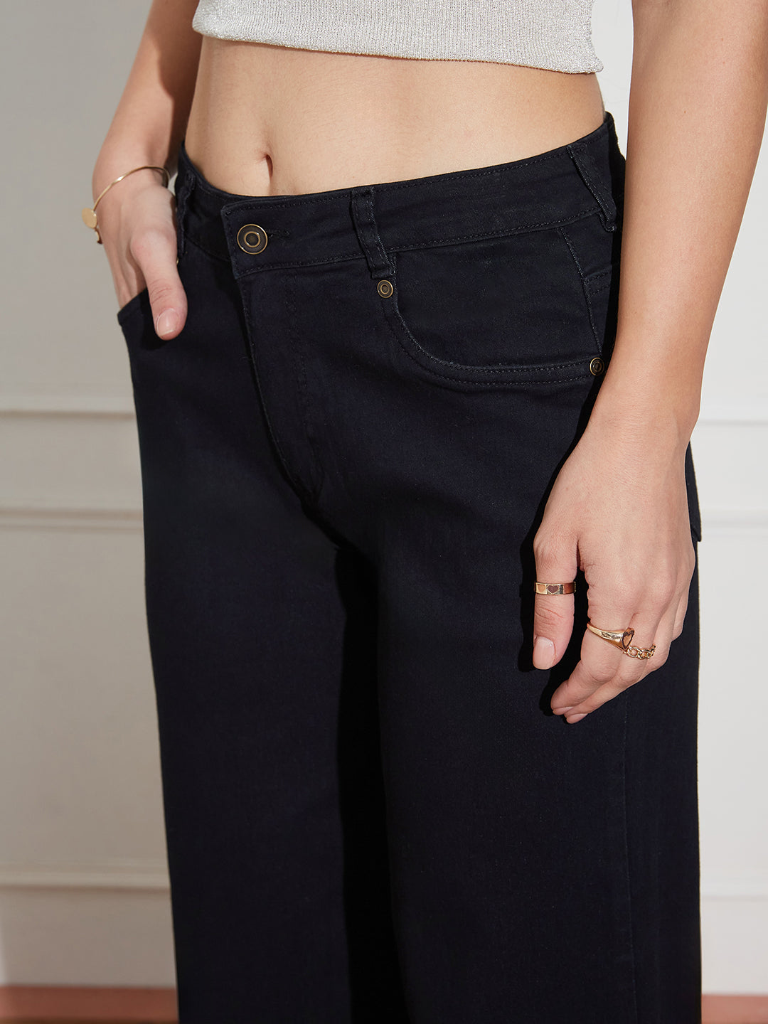 Women's Black Wide-Leg Mid Rise Clean Look Cropped Stretchable Denim Jeans