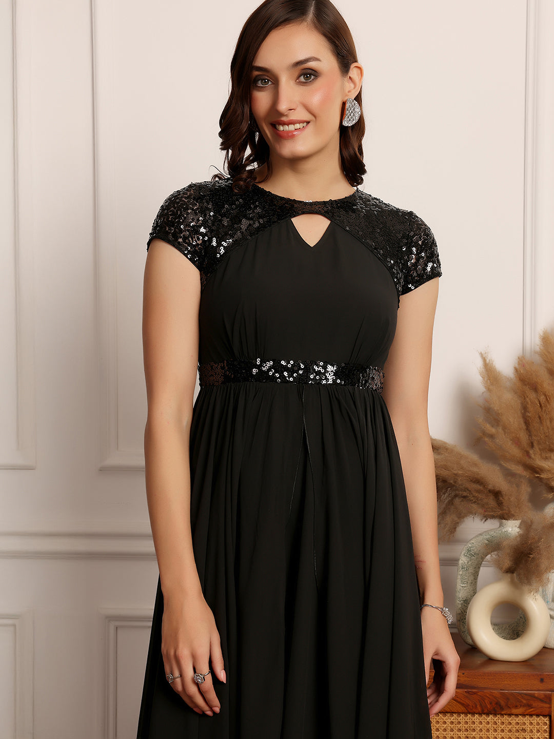 Black Short Sleeves Sequinned Layered Gown