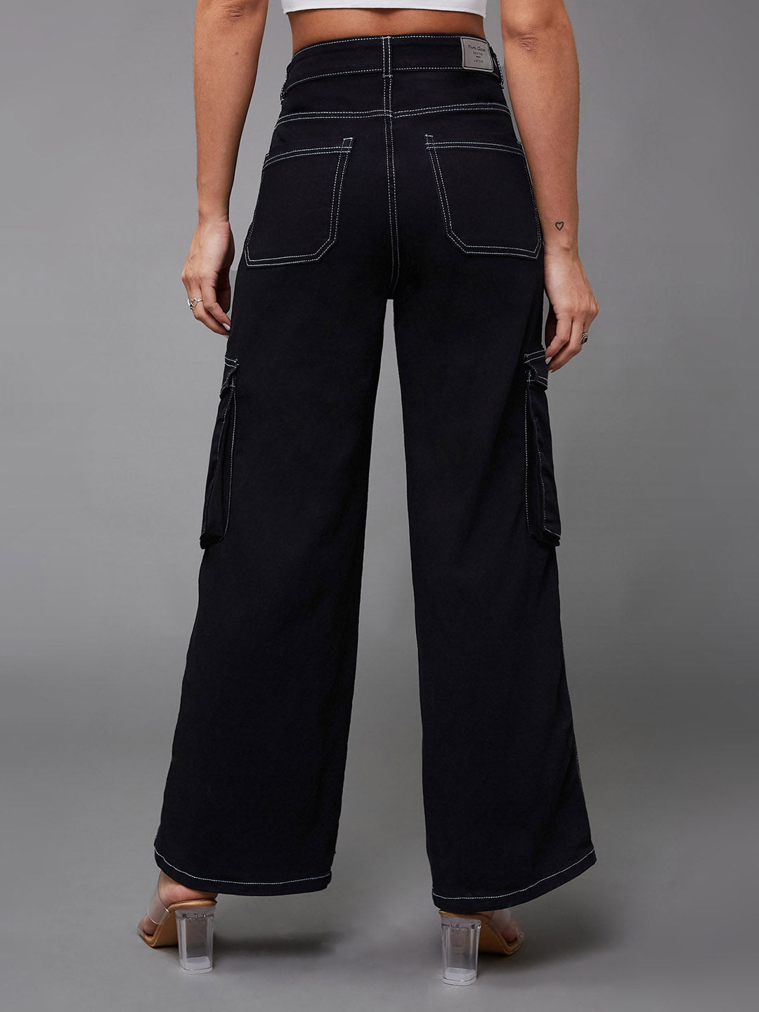 24/7 Comfort Black Wide-Leg High-Rise Stretchable Cargo Denim Jeans