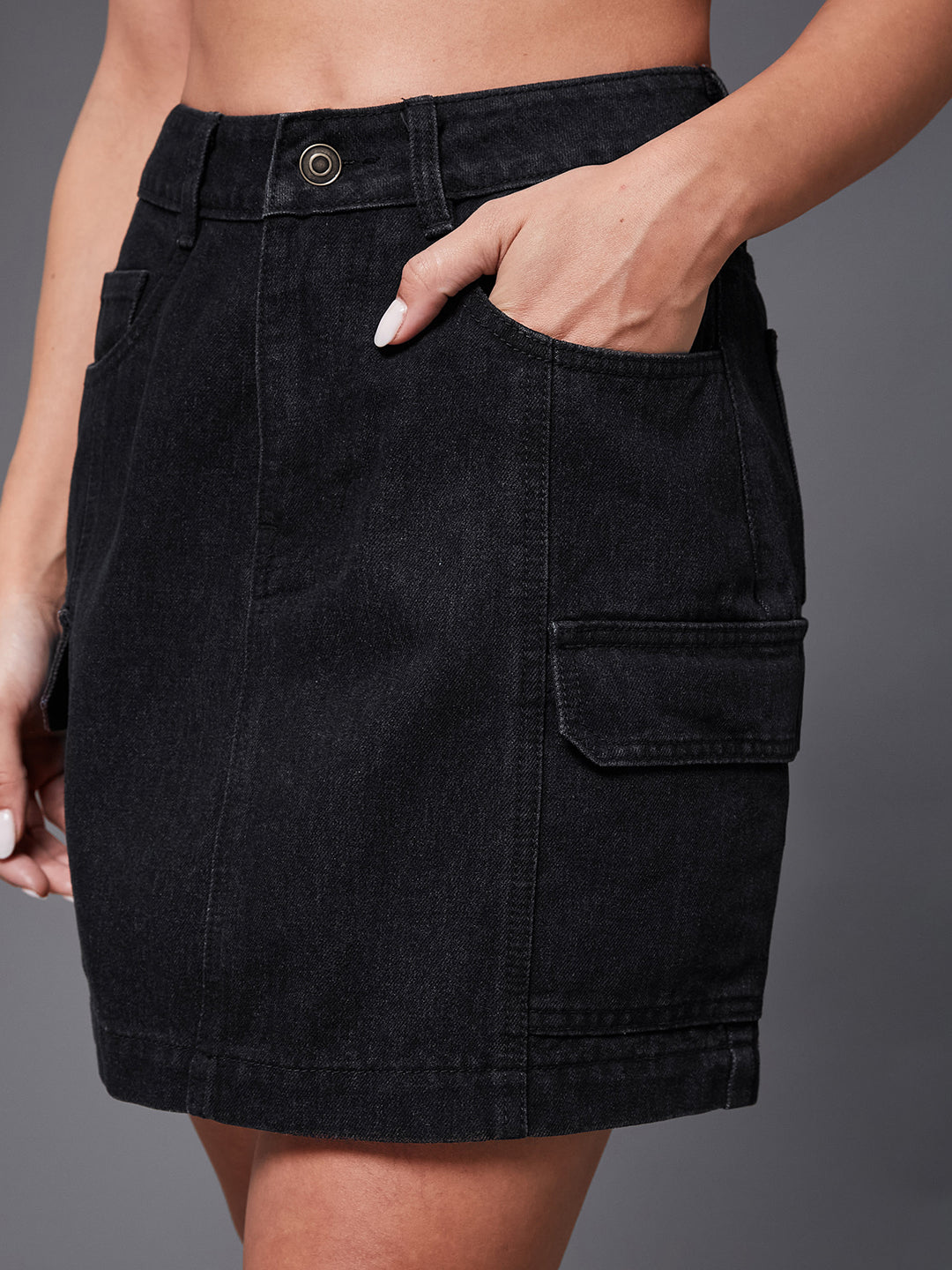 Women's Black Straight High-Rise Y2K Mini Denim Skirt