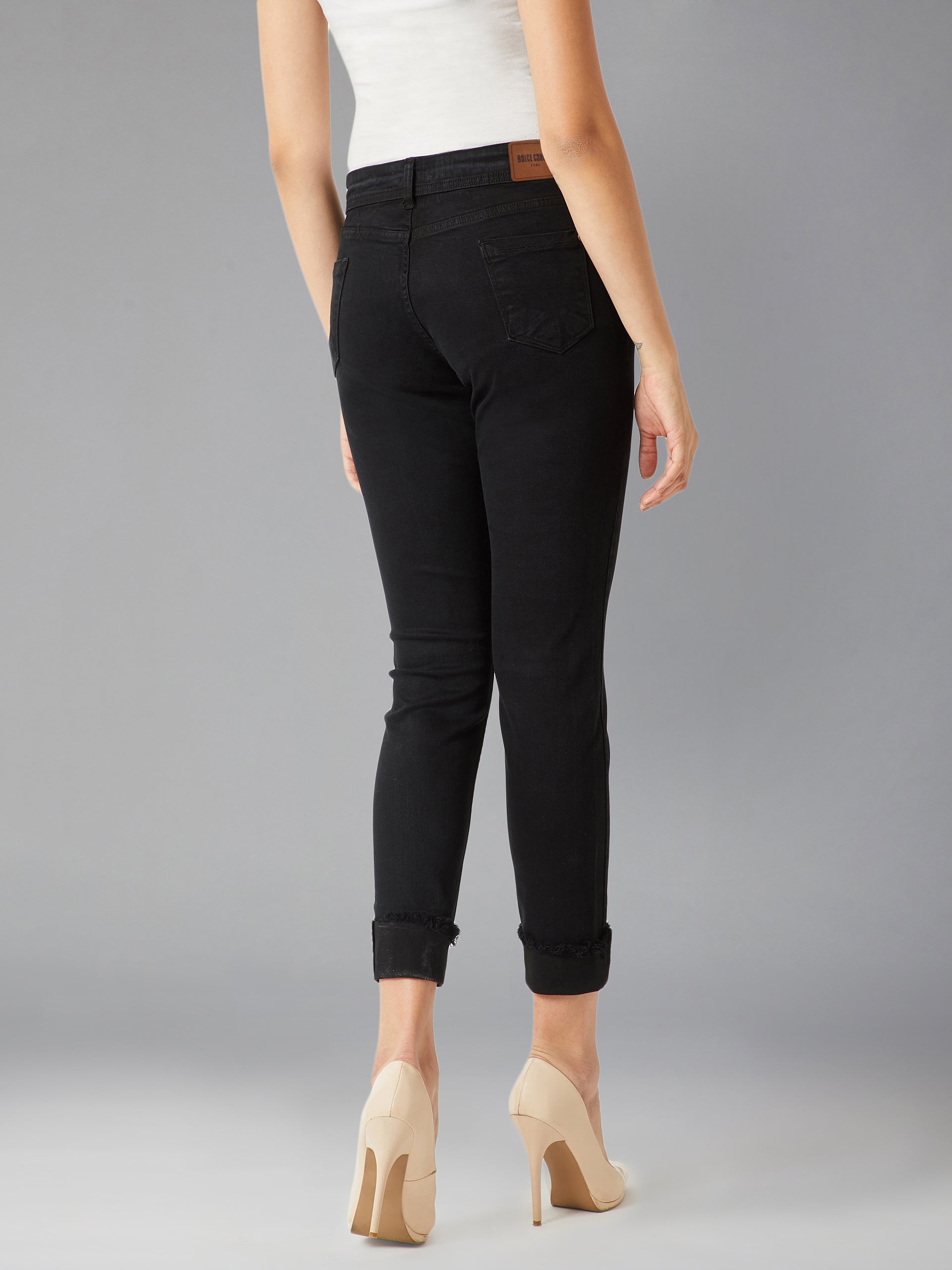 Women's Black Slim-Fit High-Rise Clean-Look Regular Length Embellished Stretchable Denim Jeans