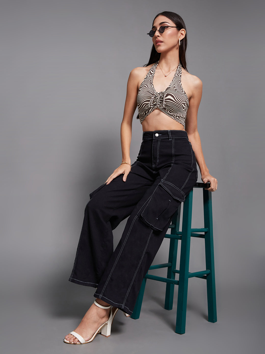 24/7 Comfort Black Wide-Leg High-Rise Stretchable Cargo Pockets Denim Jeans