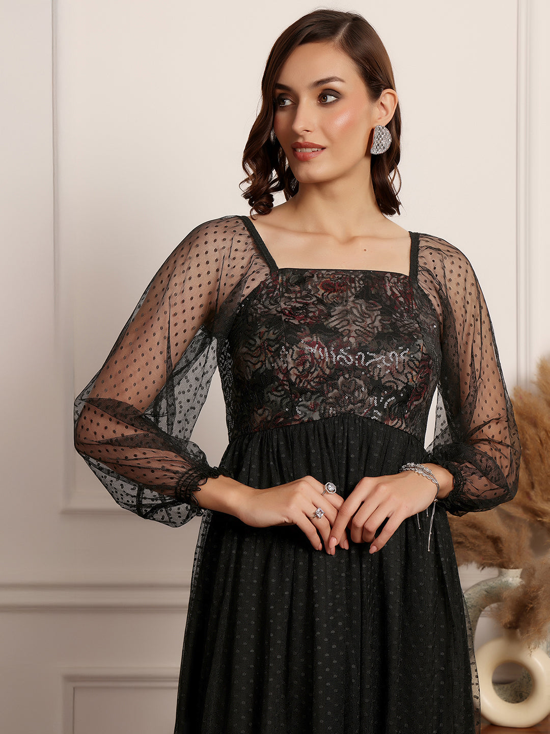 Women's Black Square-Neck Raglan Sleeve Floral Tiered Midi Dress